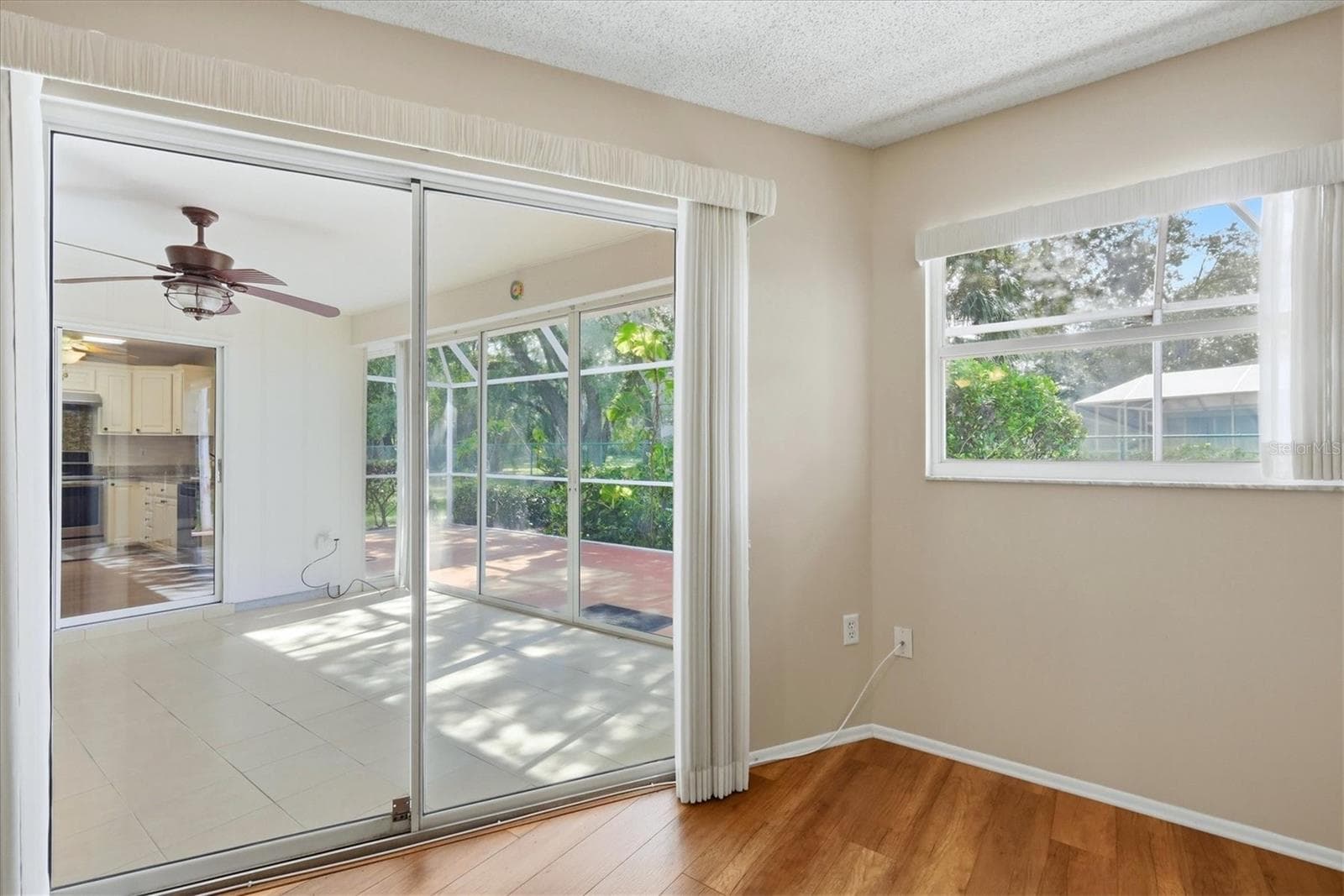 Sliders to Sunroom - 5837 GARDEN LAKES DR, BRADENTON