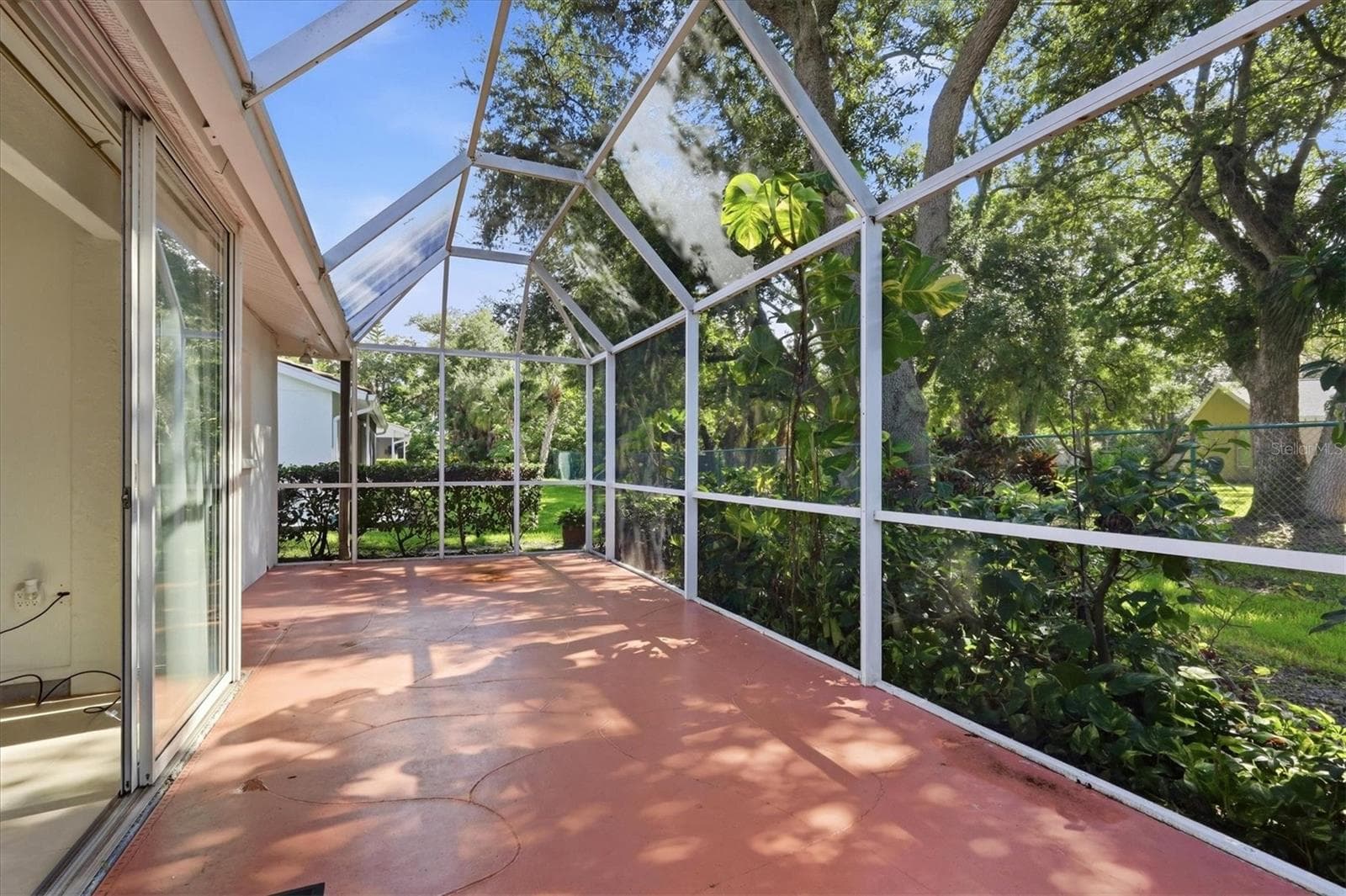 Expansive Lanai - 5837 GARDEN LAKES DR, BRADENTON