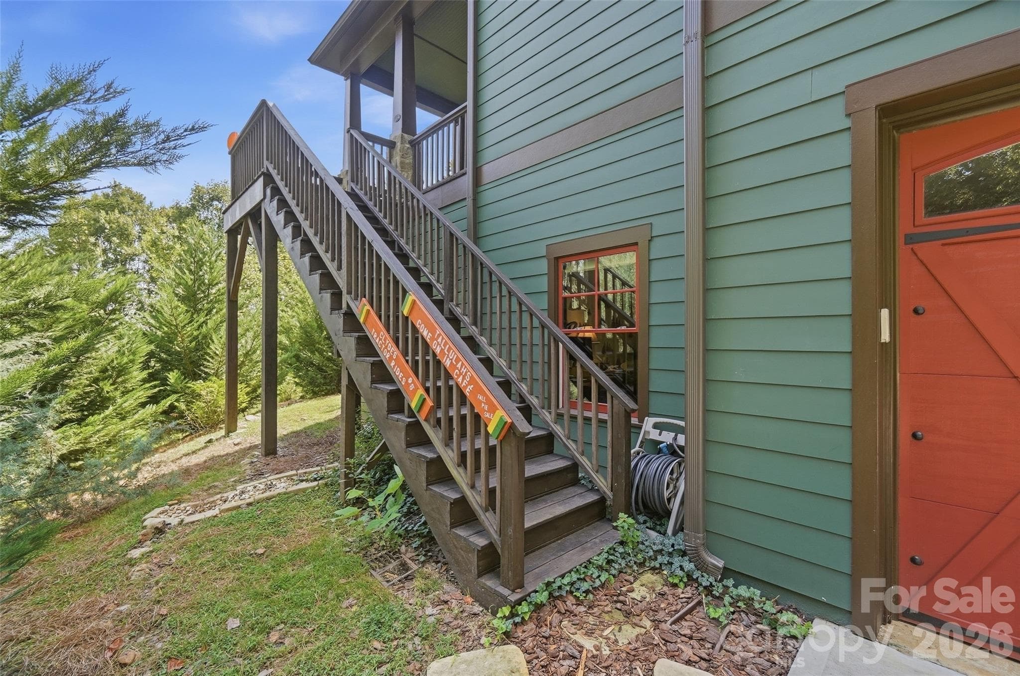 Single Family Residence at 3014 Dodsworth Drive, Cramerton, photo 4 of 48