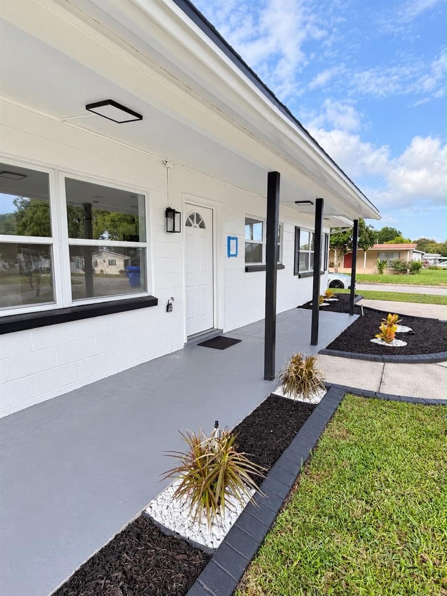 Single Family Residence at 1805 VERONA ST, KISSIMMEE, photo 2 of 24