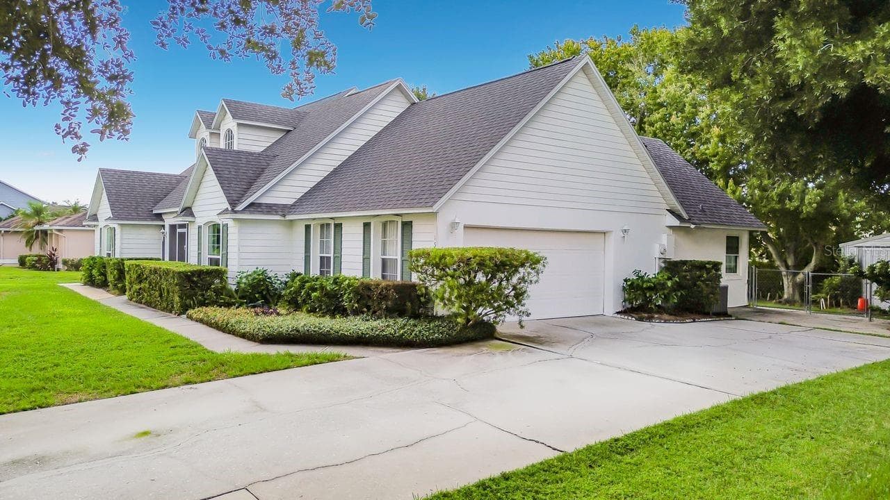 Front Side Garage - 1508 JENNI LEE CT, KISSIMMEE
