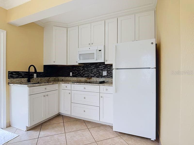 In-Law Suite Kitchen - 1508 JENNI LEE CT, KISSIMMEE