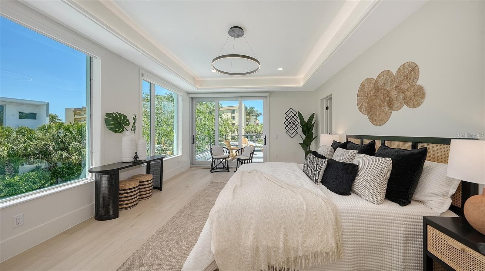Primary bedroom - 8800 MIDNIGHT PASS RD, SARASOTA