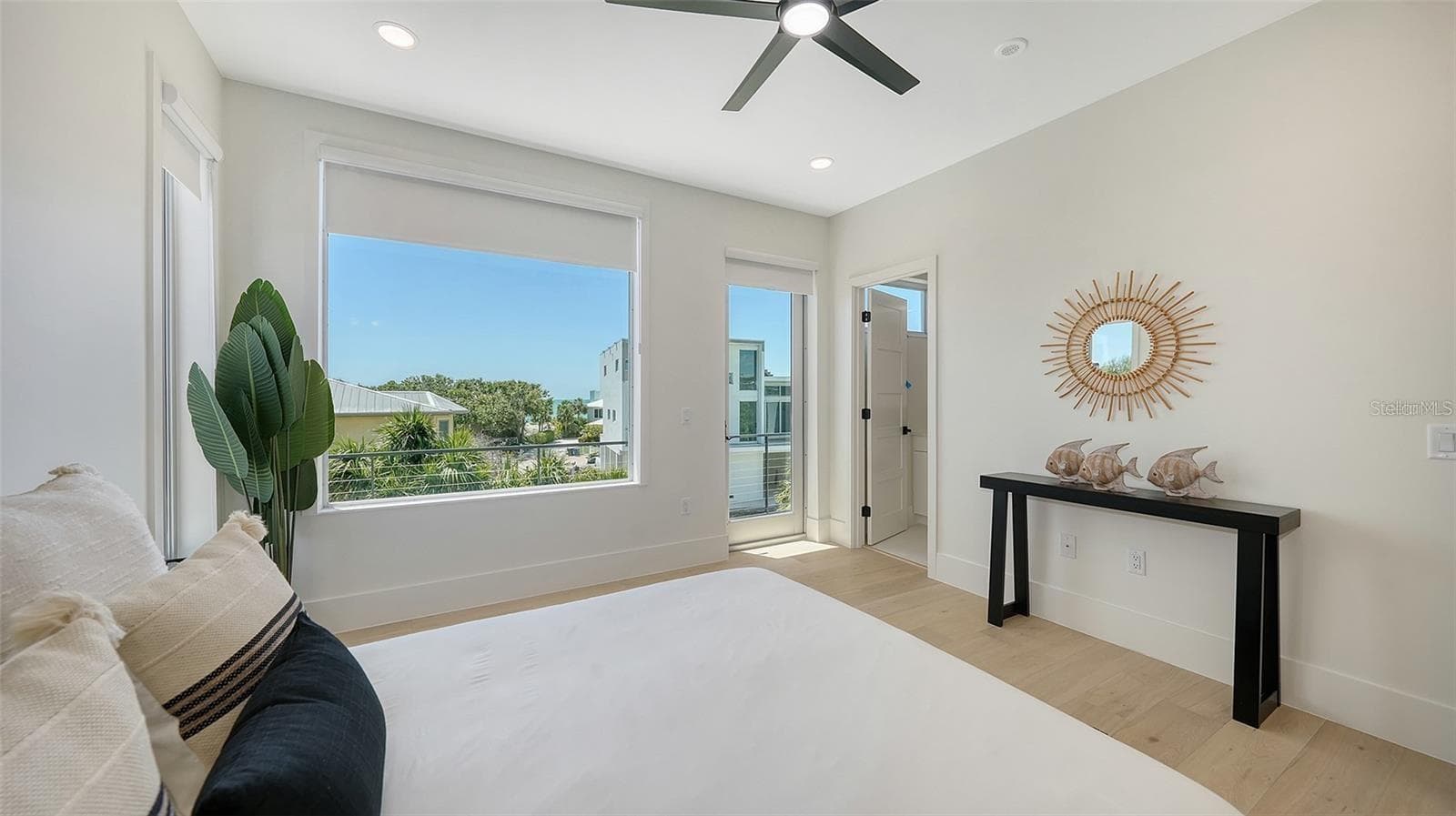 Guest bedroom - 8800 MIDNIGHT PASS RD, SARASOTA