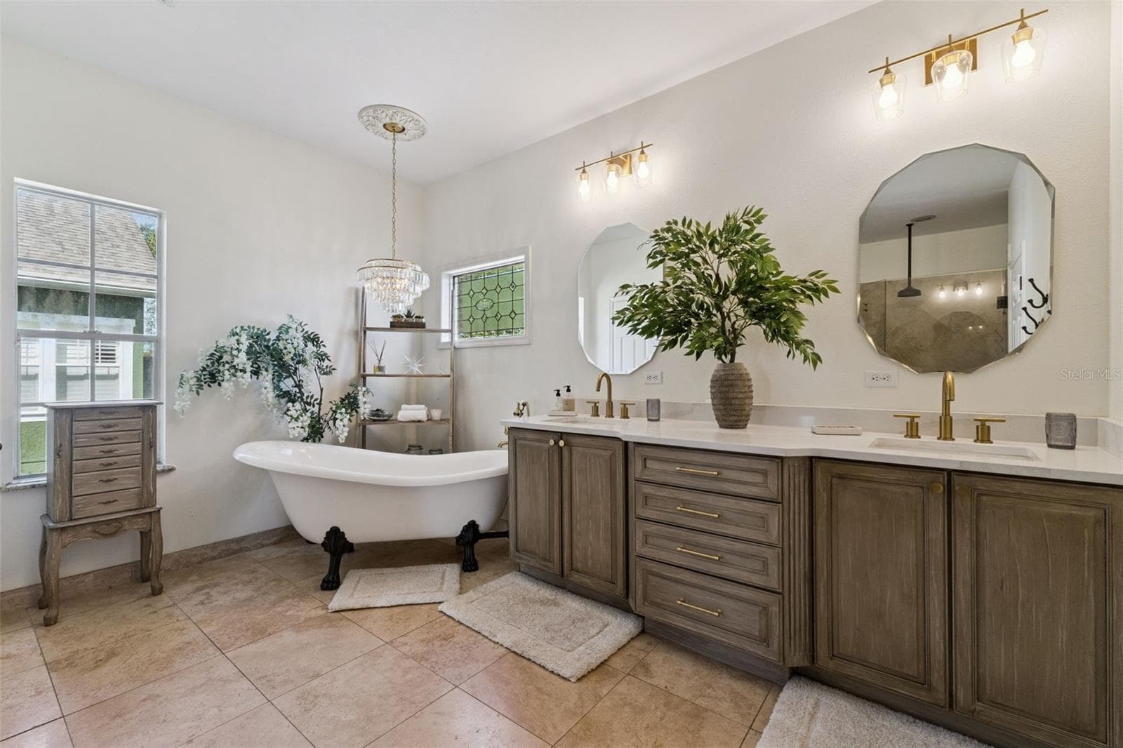 Single Family Residence at 637 LAKE HARBOR CIR, ORLANDO, photo 7 of 37