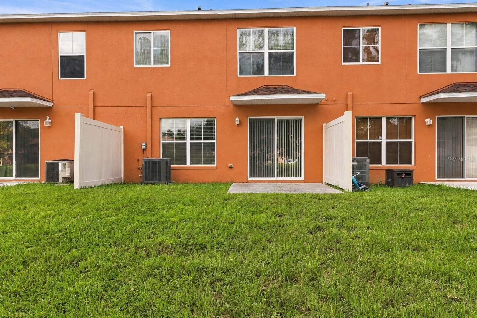 Townhouse at 10810 JOHANNA AVE, RIVERVIEW, photo 18 of 25