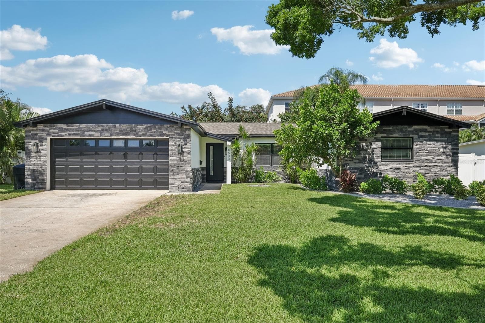 Single Family Residence at 4600 BAYSHORE BLVD NE, ST PETERSBURG, photo 2 of 53