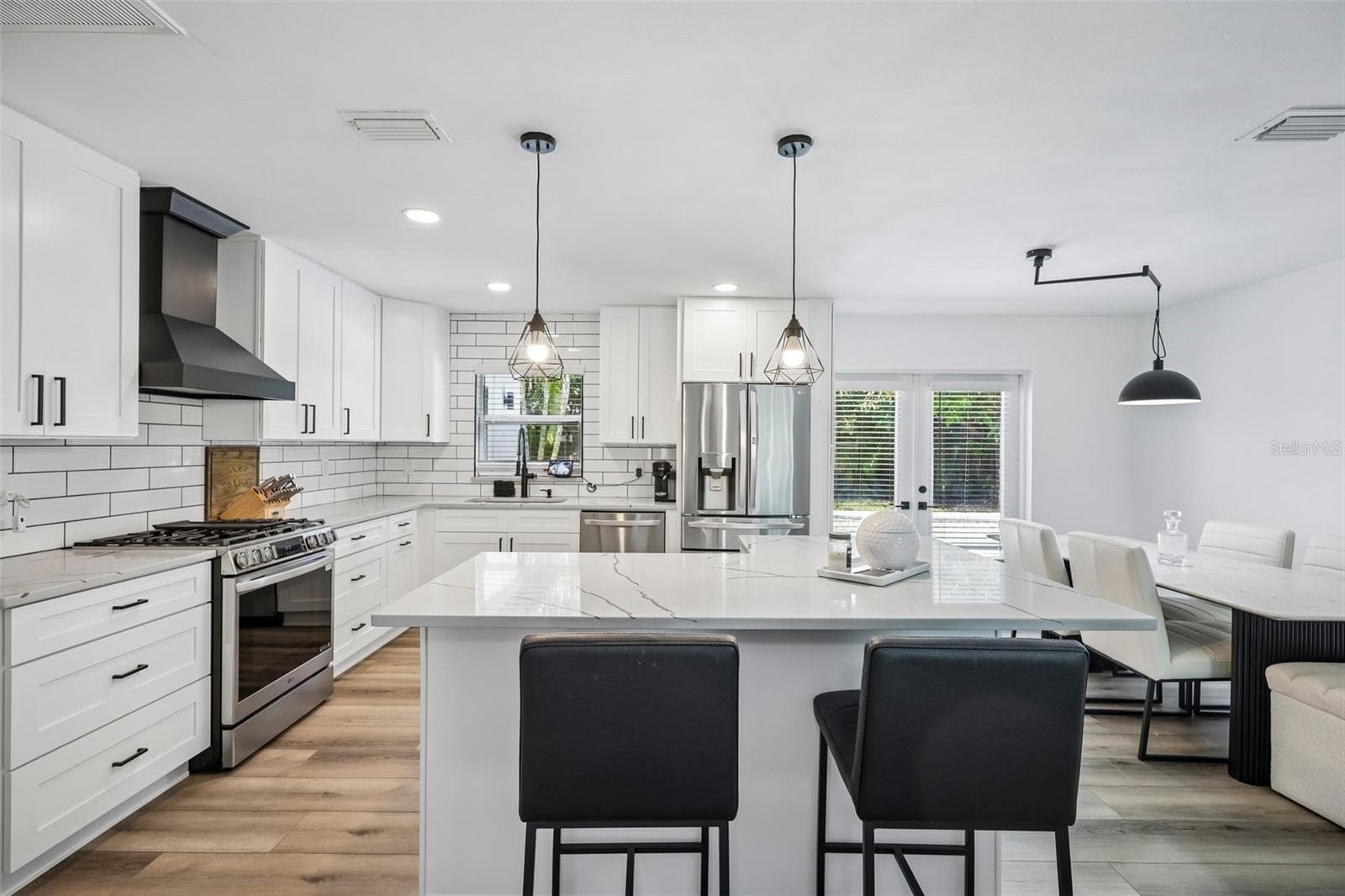 Single Family Residence at 4600 BAYSHORE BLVD NE, ST PETERSBURG, photo 12 of 53