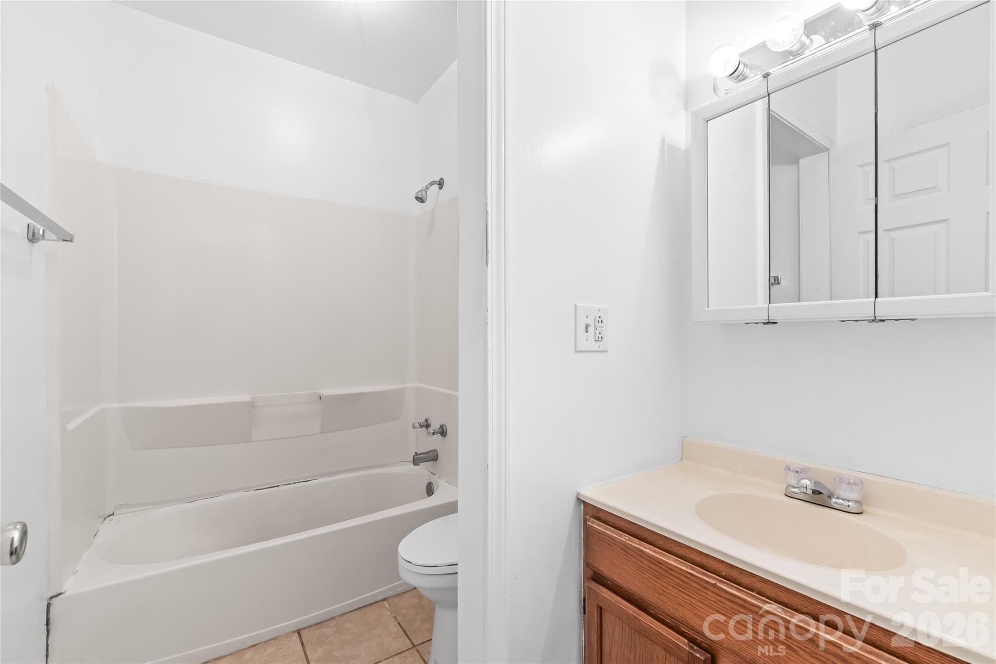 Single Family Residence at 1015 Elm Street, Monroe, photo 7 of 17