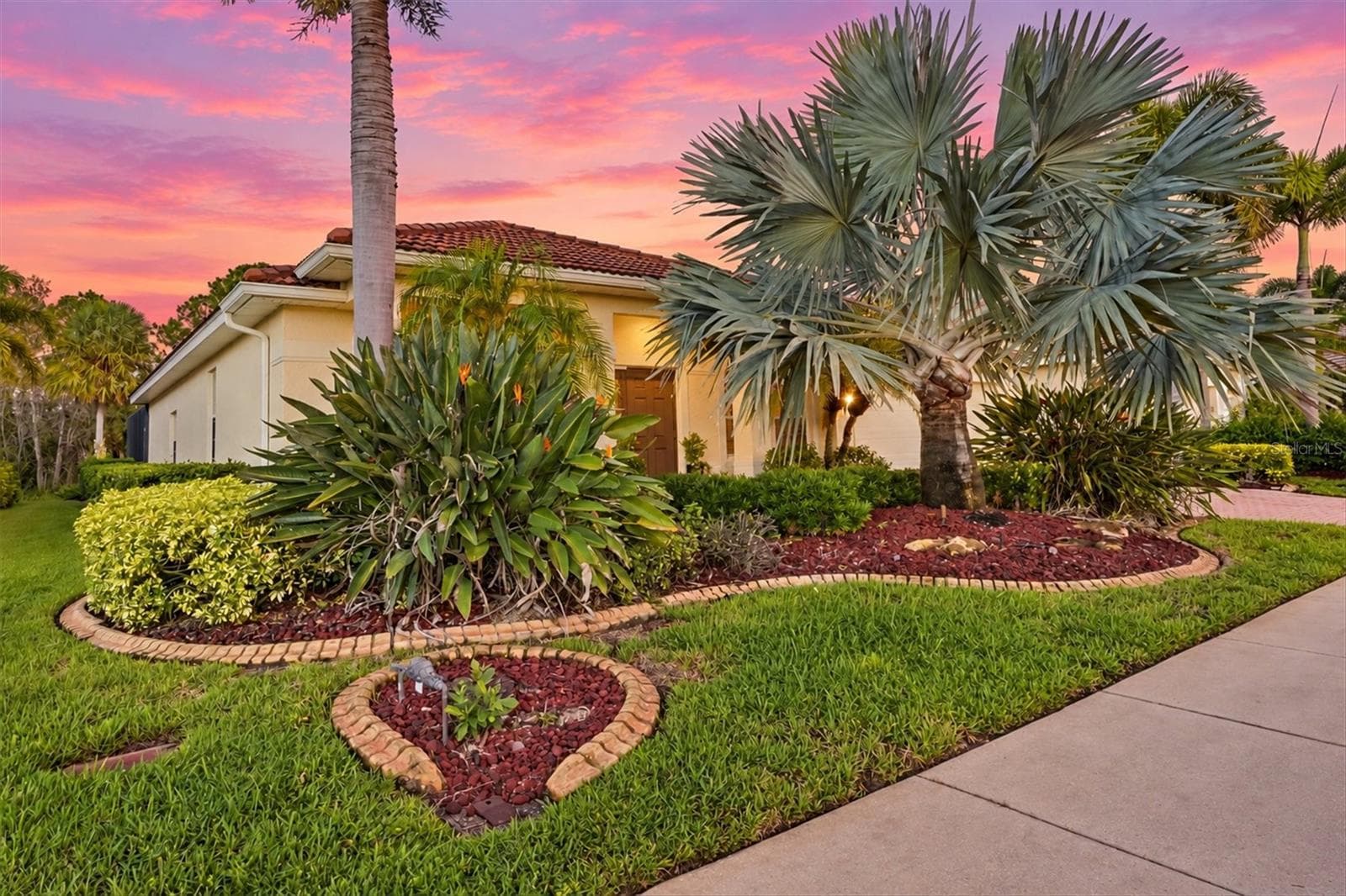 Front - 11347 DANCING RIVER DR, VENICE