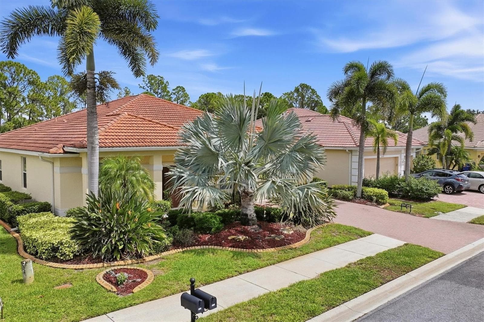 Front - 11347 DANCING RIVER DR, VENICE