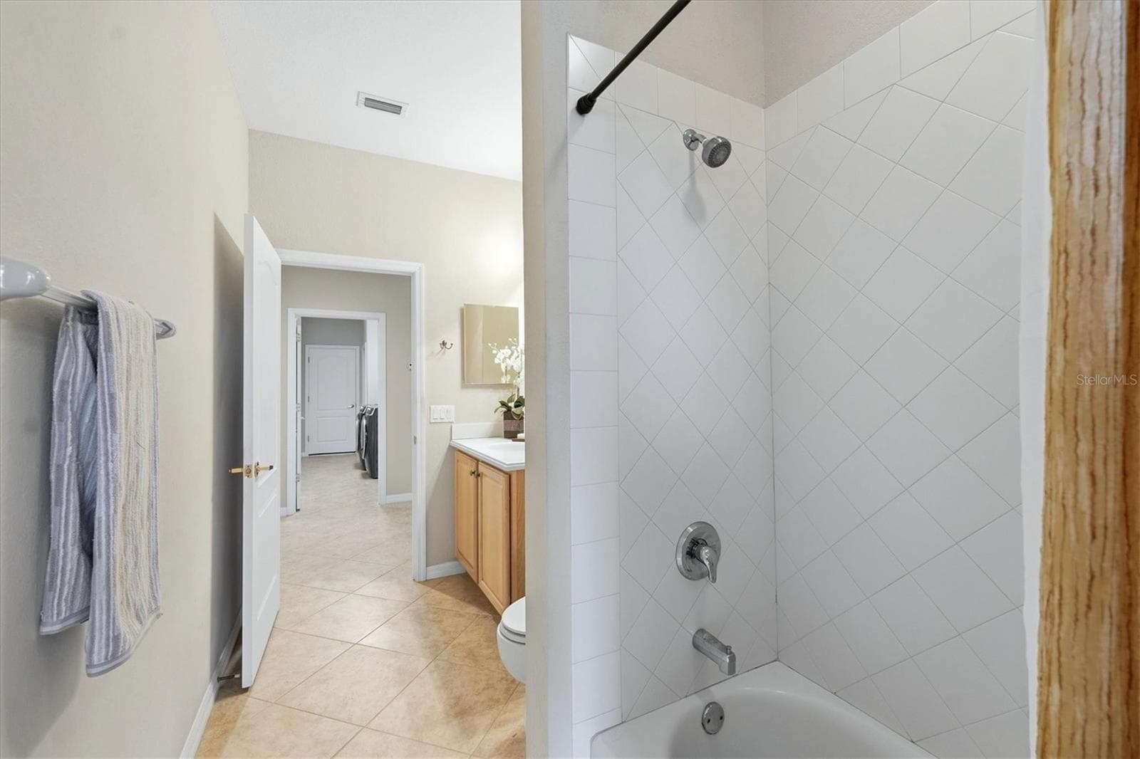 Bathroom #2 - 11347 DANCING RIVER DR, VENICE