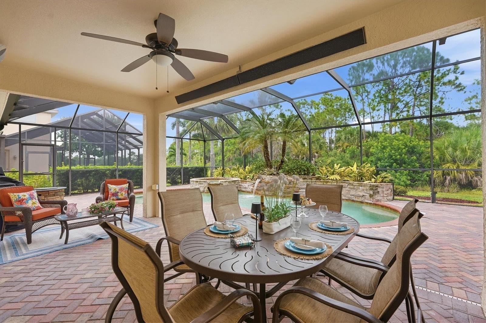 Lanai - 11347 DANCING RIVER DR, VENICE