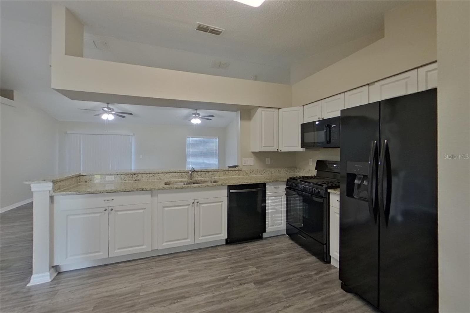 Single Family Residence at CLERMONT, photo 5 of 16