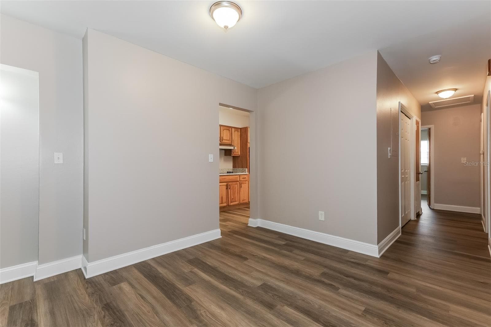 Single Family Residence at 7602 PINE HILL DR, TAMPA, photo 4 of 16
