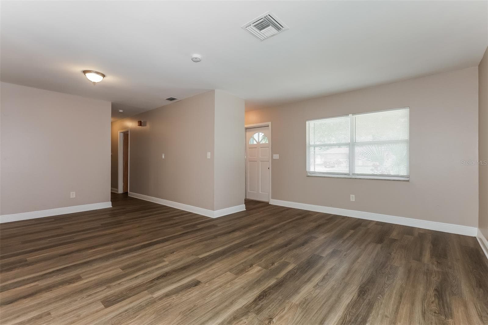 Single Family Residence at 7602 PINE HILL DR, TAMPA, photo 5 of 16