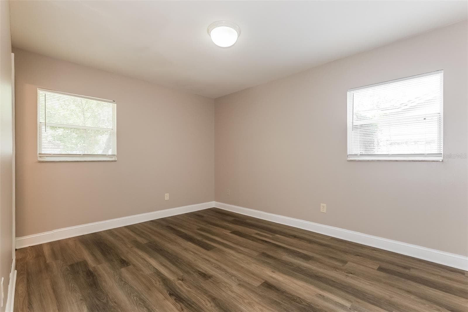 Single Family Residence at 7602 PINE HILL DR, TAMPA, photo 10 of 16