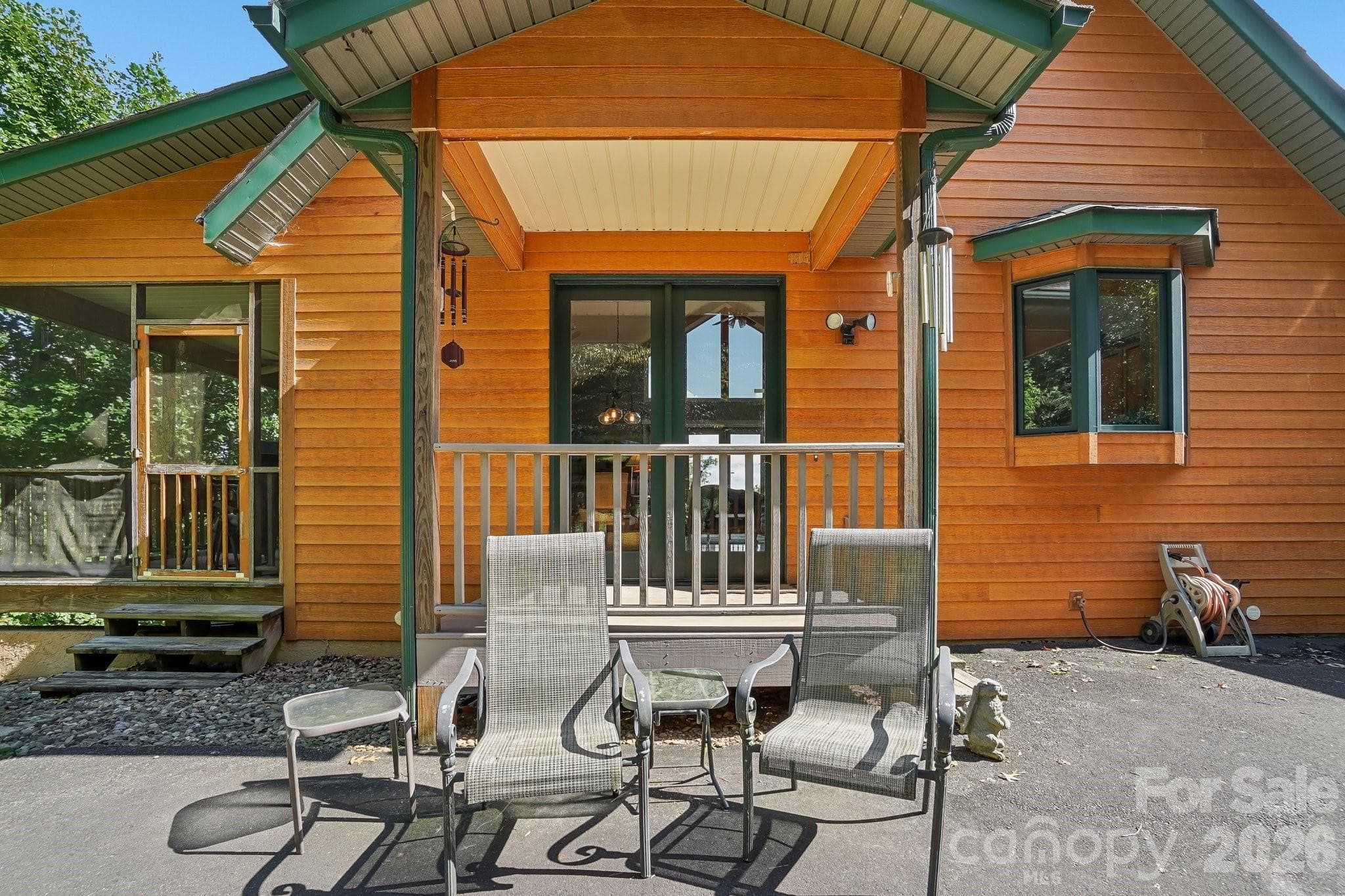 Great relaxing area in back. - 1000 Reems Cove Road, Marshall