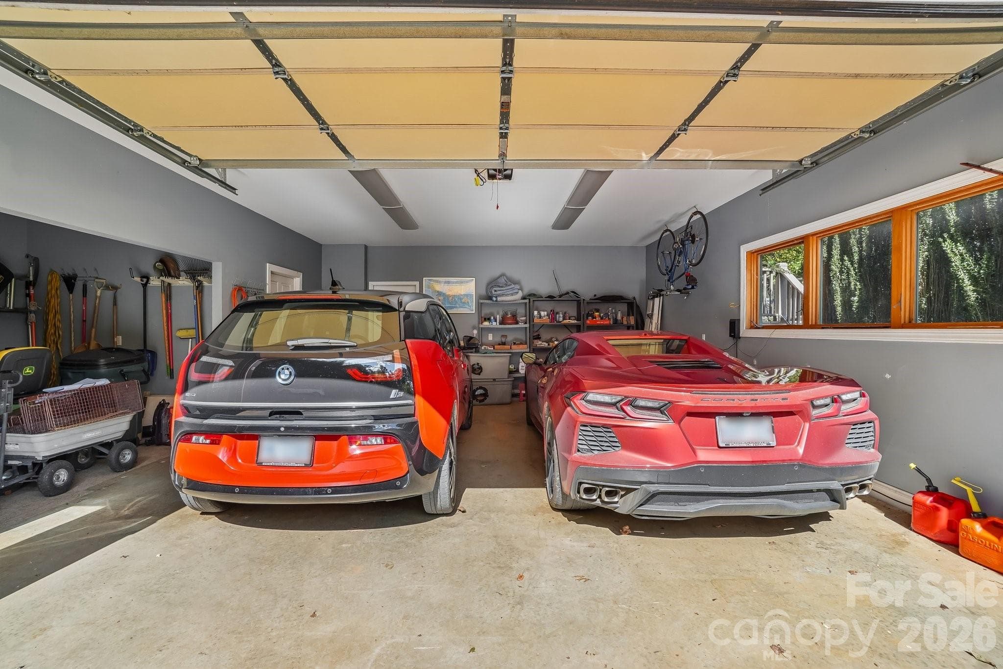 Double car garage - 1000 Reems Cove Road, Marshall