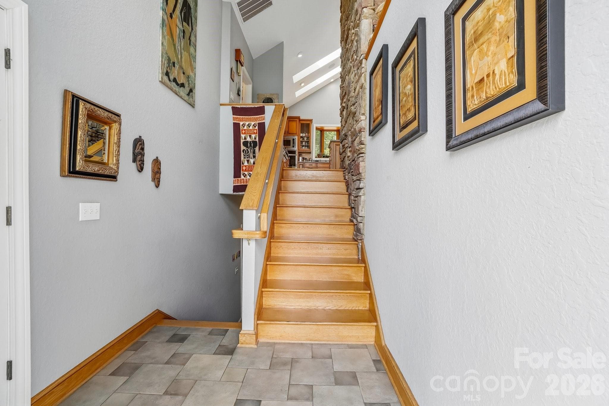 Steps to main level from front entrance - 1000 Reems Cove Road, Marshall
