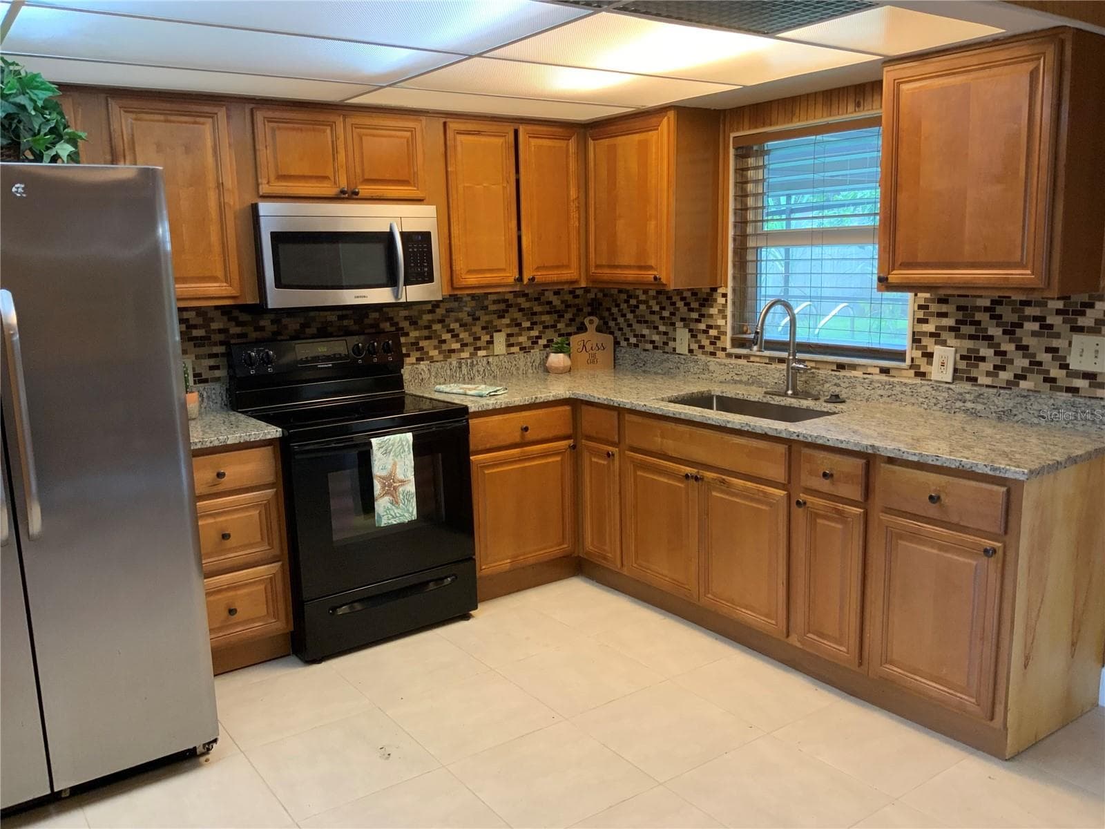 Single Family Residence at 4011 WESTMINSTER DR, SARASOTA, photo 8 of 17