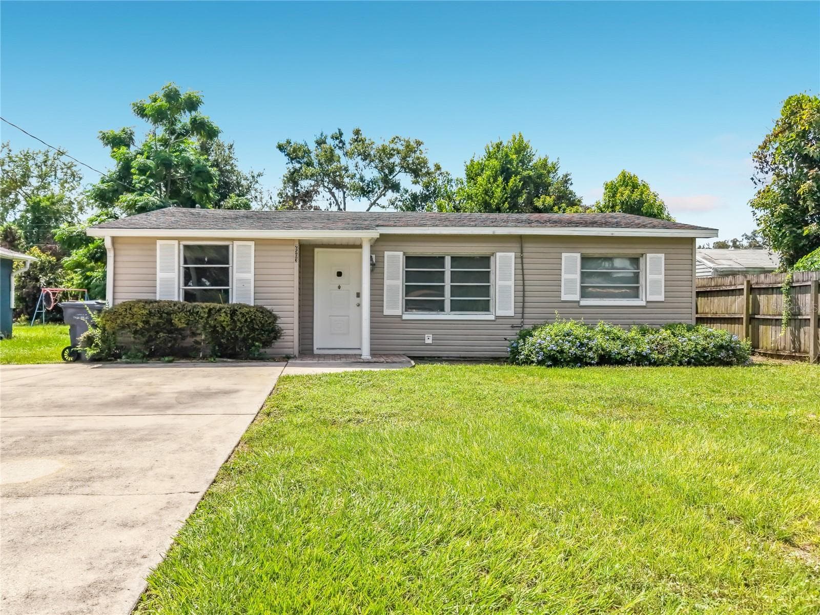 Single Family Residence at 2503 CETRA CT, LAKELAND, photo 7 of 46