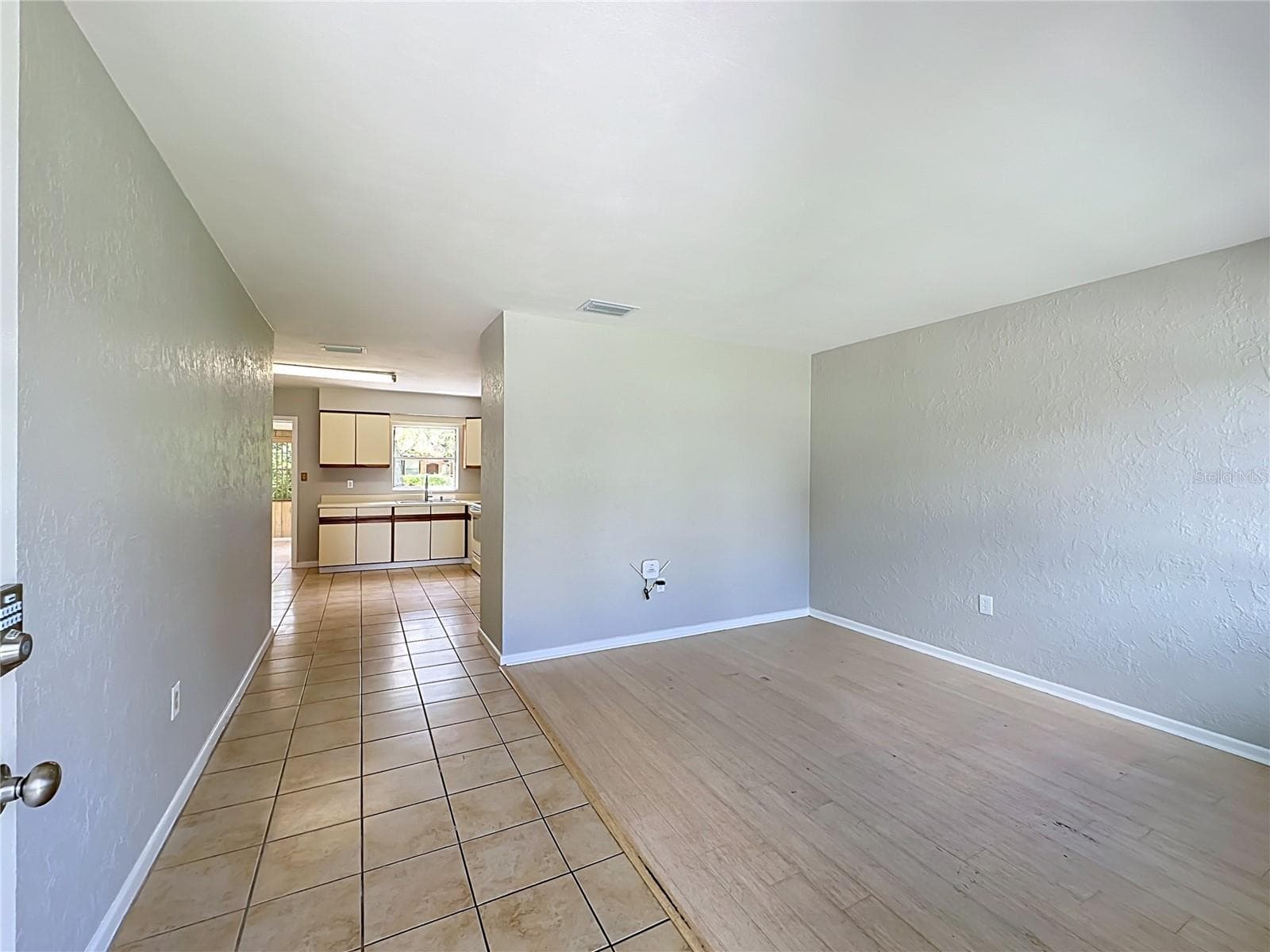 Single Family Residence at 2503 CETRA CT, LAKELAND, photo 9 of 46