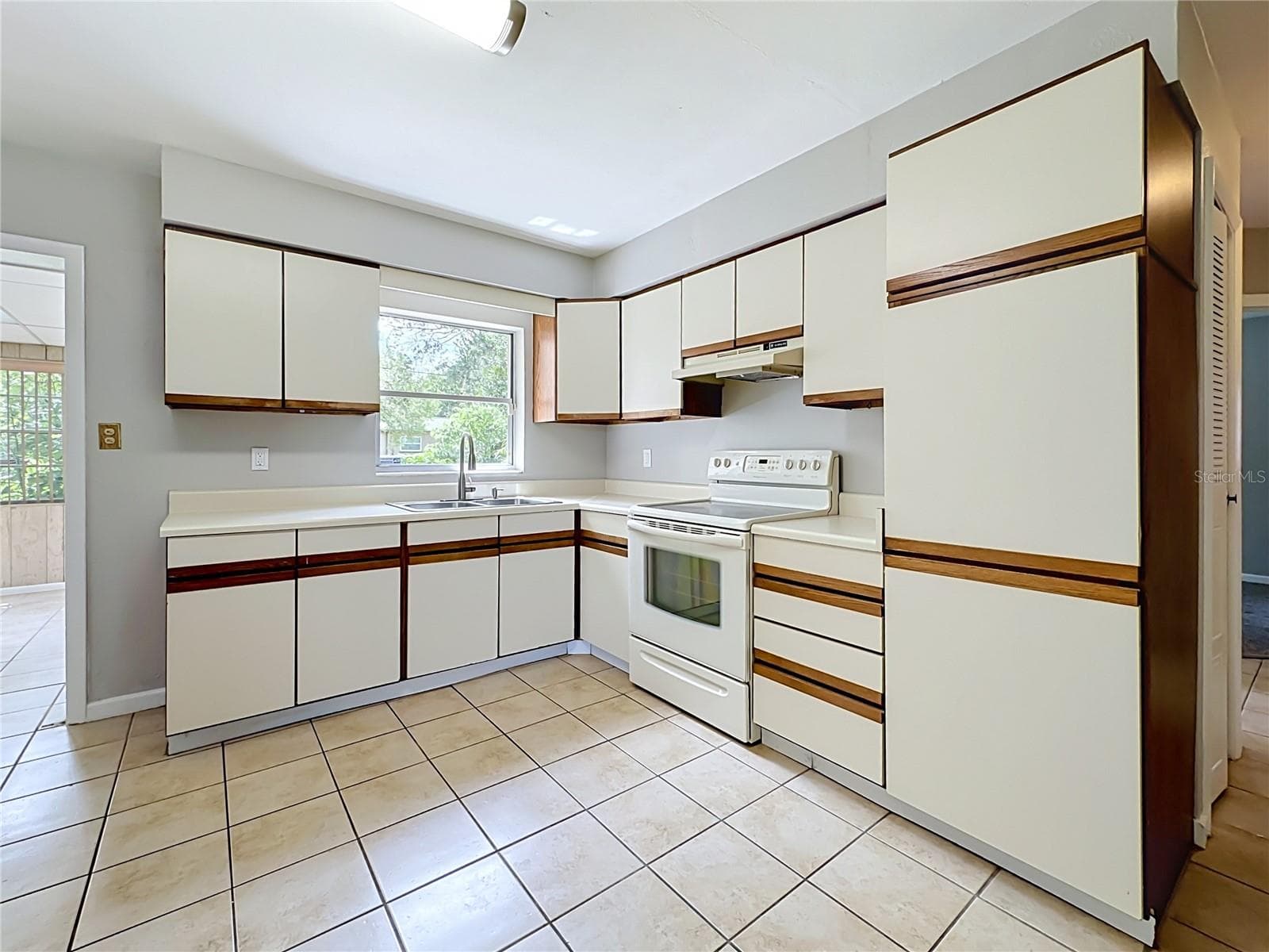 Single Family Residence at 2503 CETRA CT, LAKELAND, photo 15 of 46