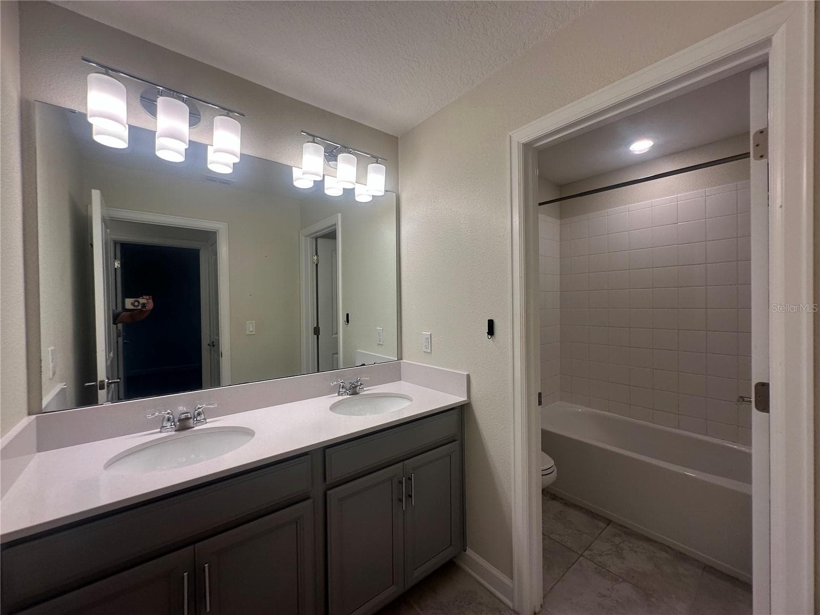 Single Family Residence at 14180 TITLE WAY, WINTER GARDEN, photo 13 of 30