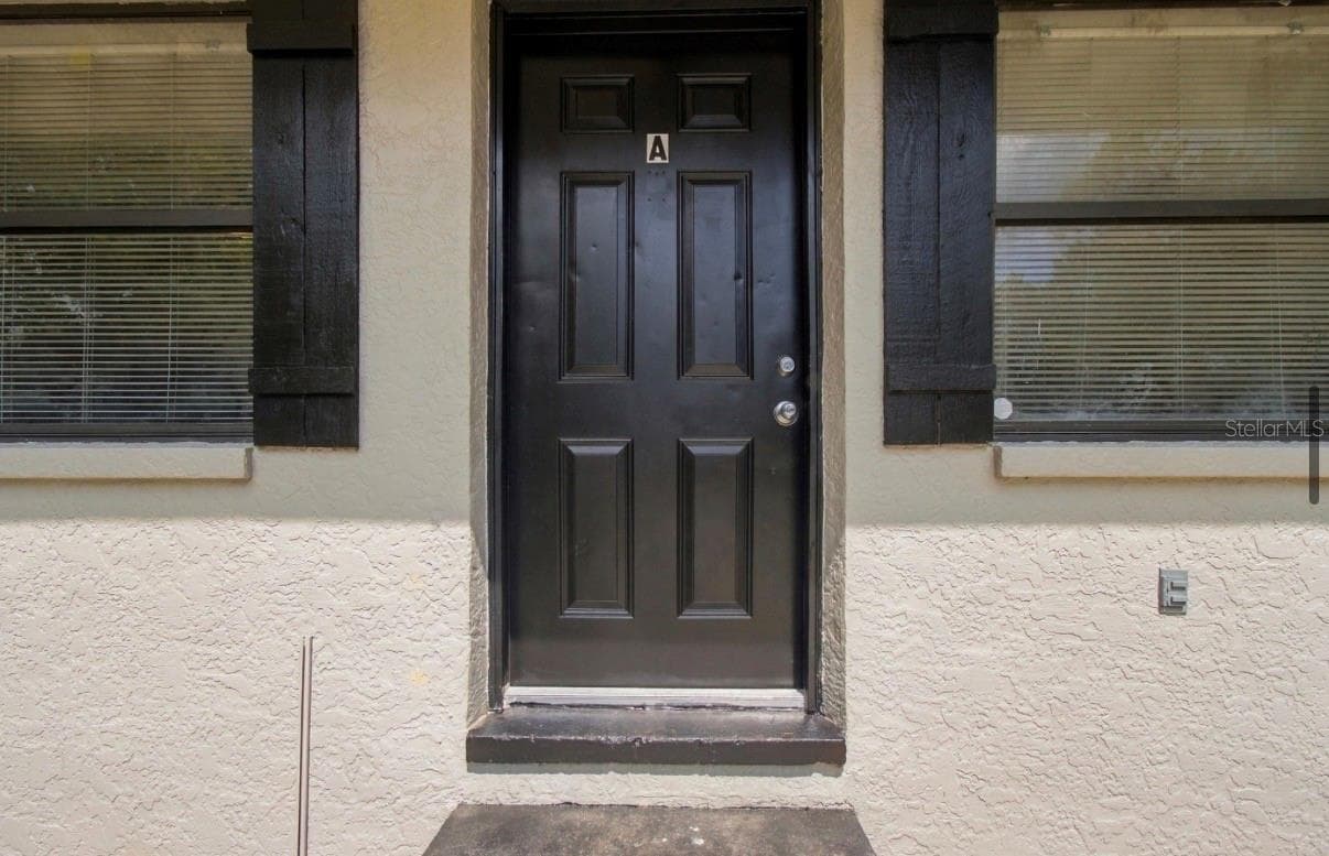 Duplex at 1504 E POINSETTIA AVE, TAMPA, photo 3 of 37