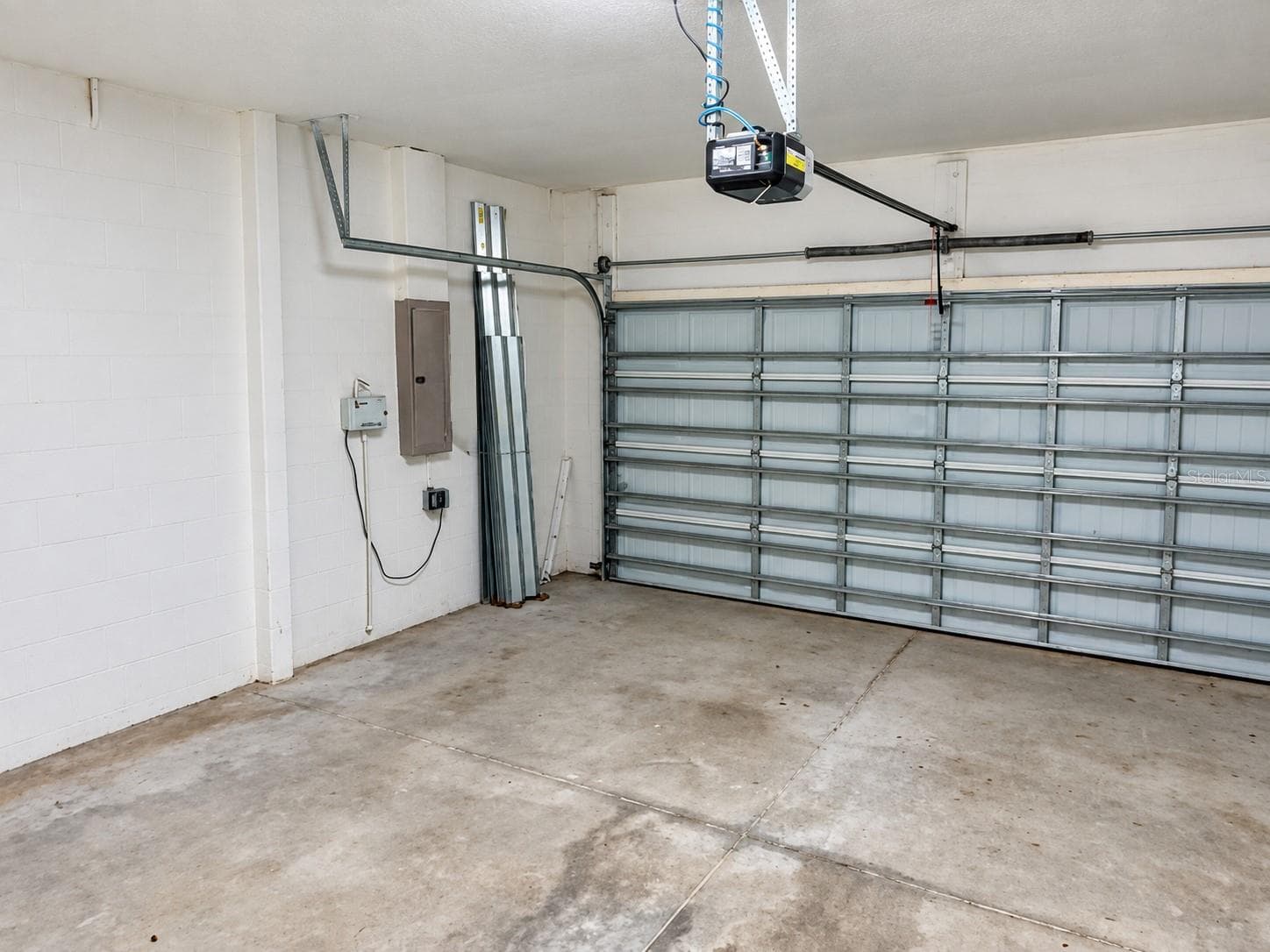 Single Family Residence at 11835 CRAWFORD PARRISH LN, PARRISH, photo 12 of 25