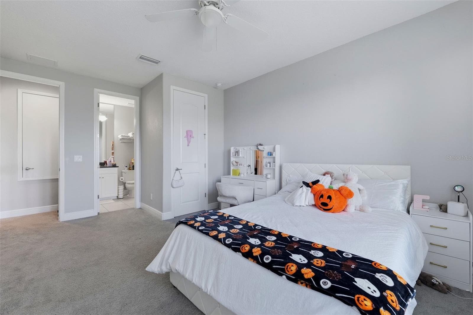 Single Family Residence at 5157 LAKECASTLE DR, TAMPA, photo 39 of 50