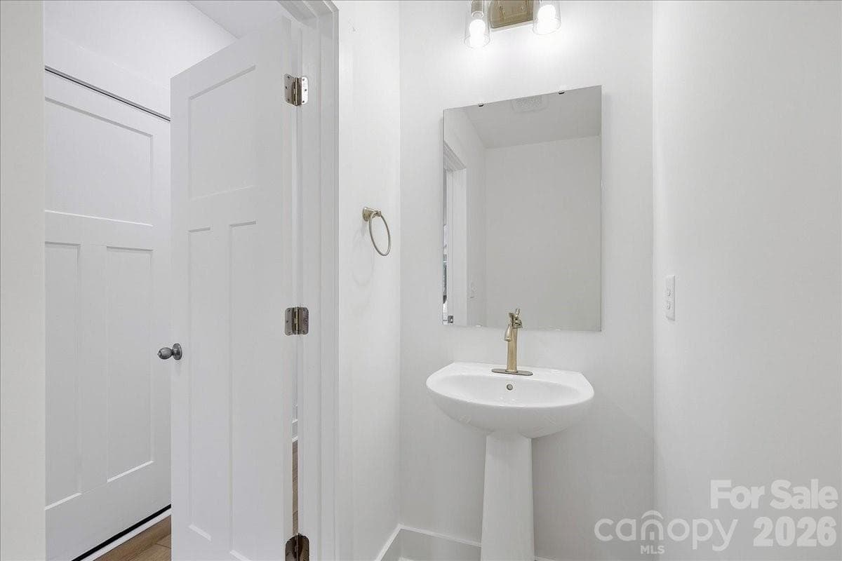 Townhouse at 27 Oleetah Falls Way, Hendersonville, photo 12 of 28