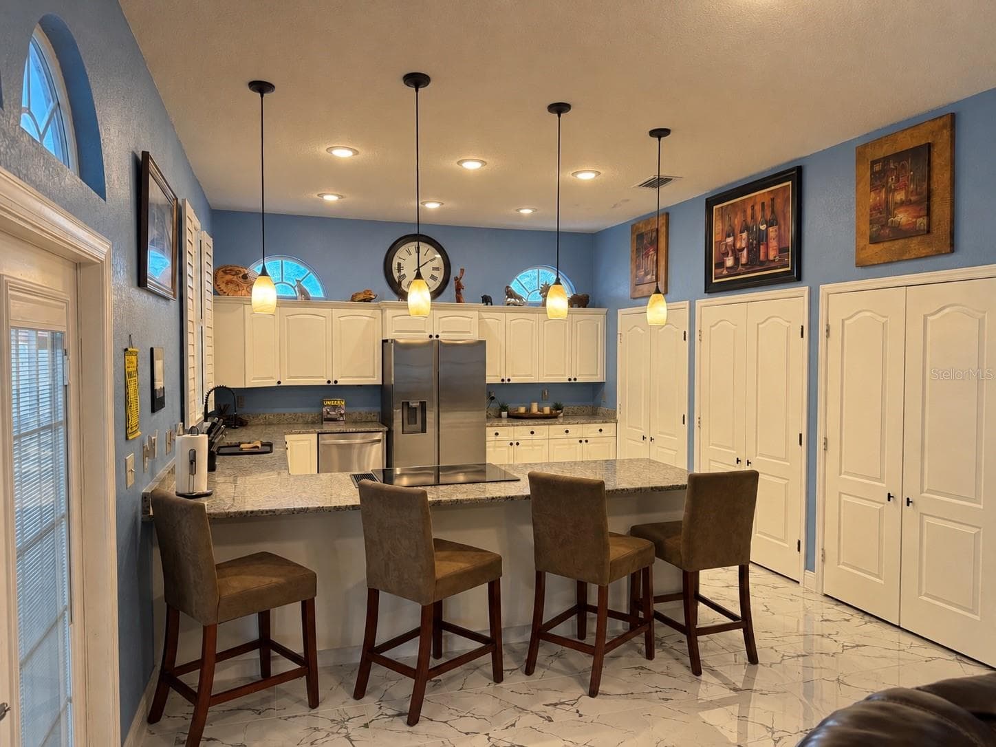 Counter eating space in kitchen. Stainless steel appliances - 3009 W CLINTON ST, TAMPA