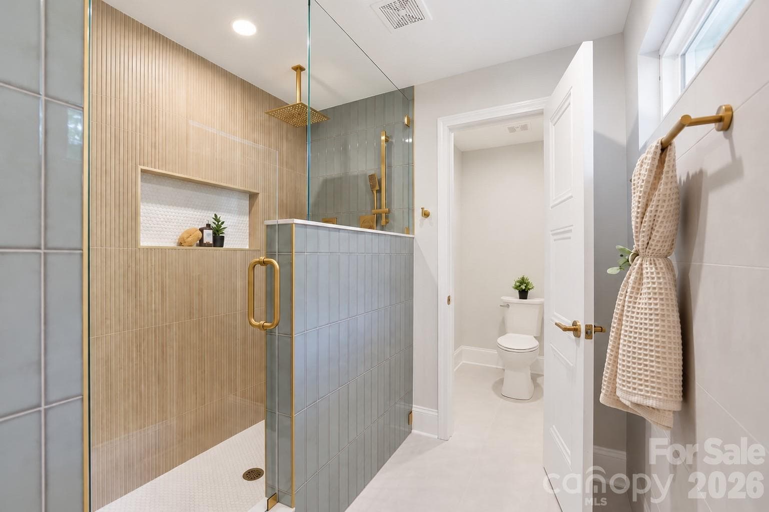 Single Family Residence at 5515 Doncaster Drive, Charlotte, photo 9 of 22