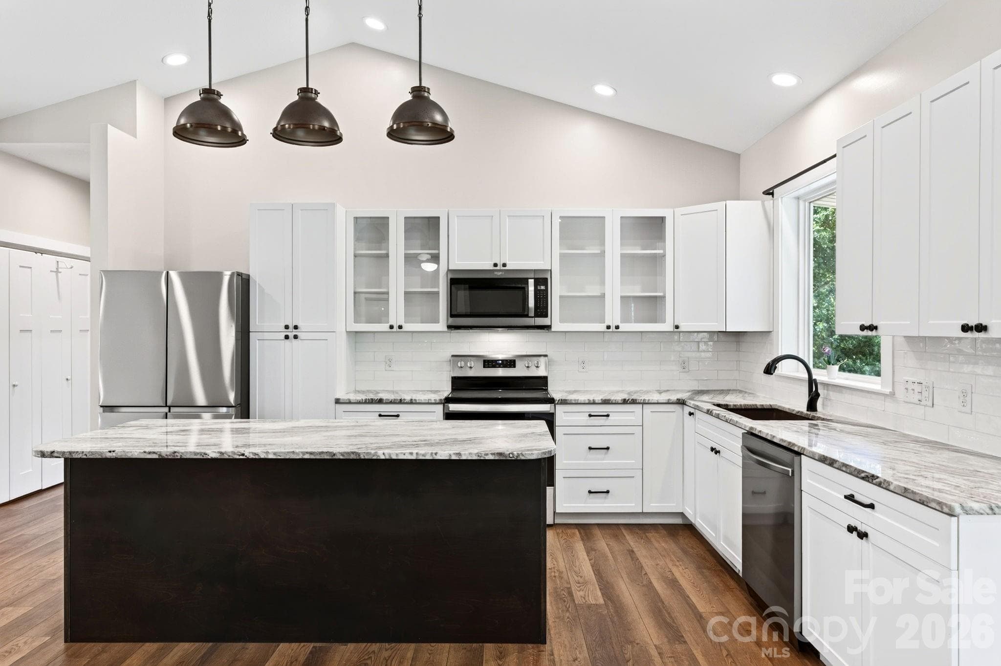 Breakfast bar and stainless steel appliances - 139 Ridge Road, Candler