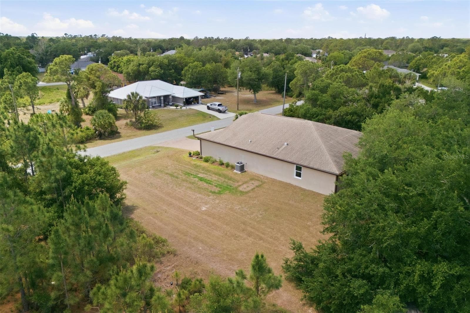 Plenty of room to add an outbuilding, storage sheds or a pool! - 6172 ALHAMBRA AVE, NORTH PORT