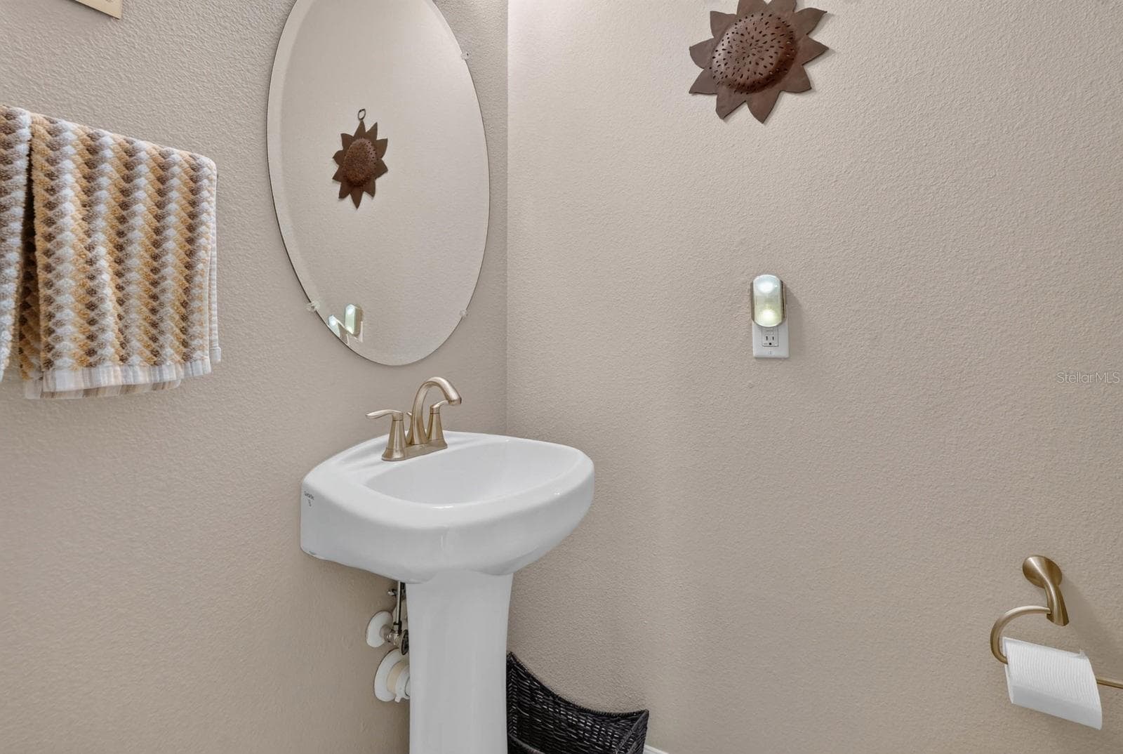Half Bath - 4 SCARLET OAK CIR, PALM COAST