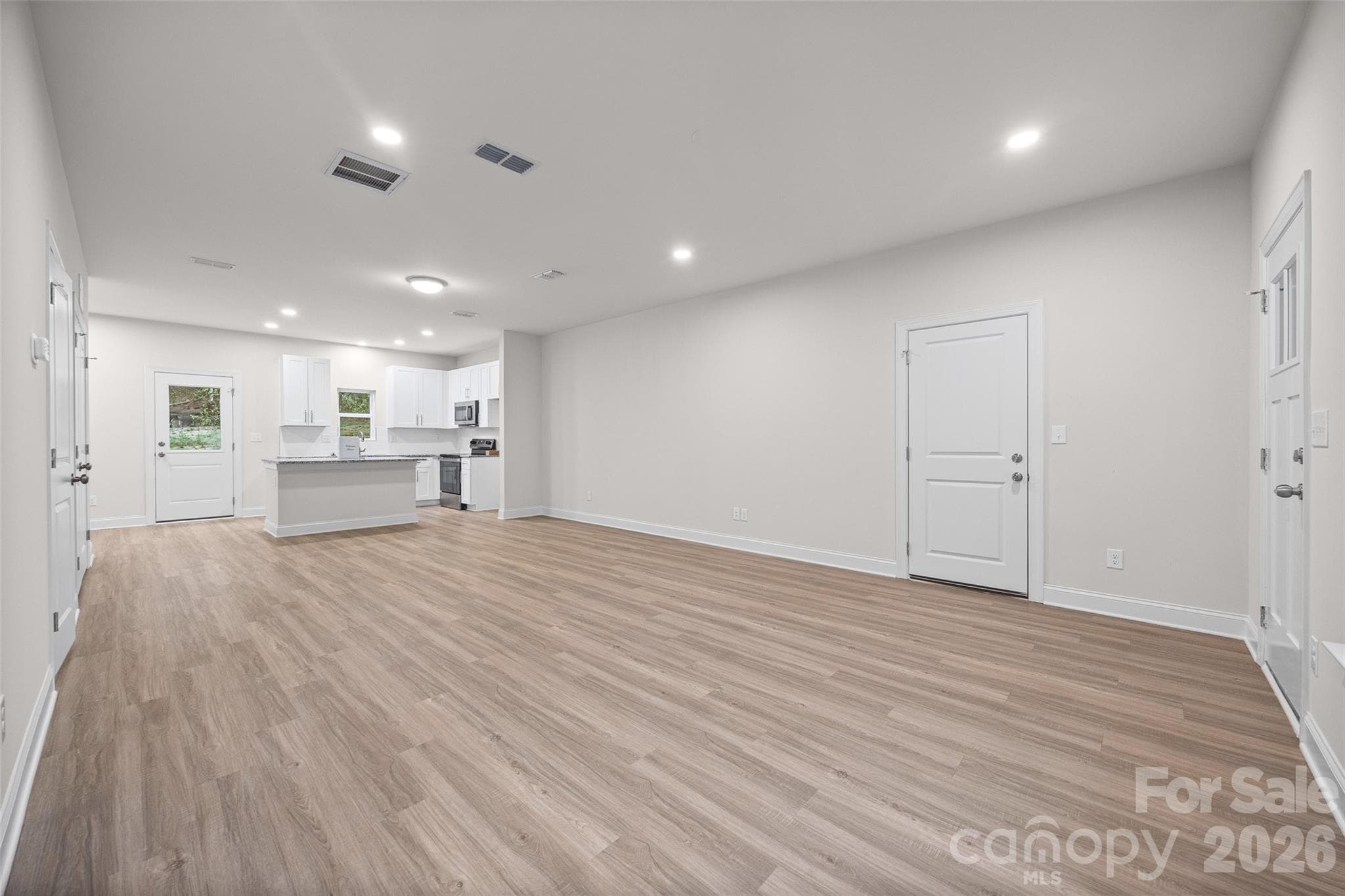 Single Family Residence at 608 W Lewis Street, Dallas, photo 5 of 30