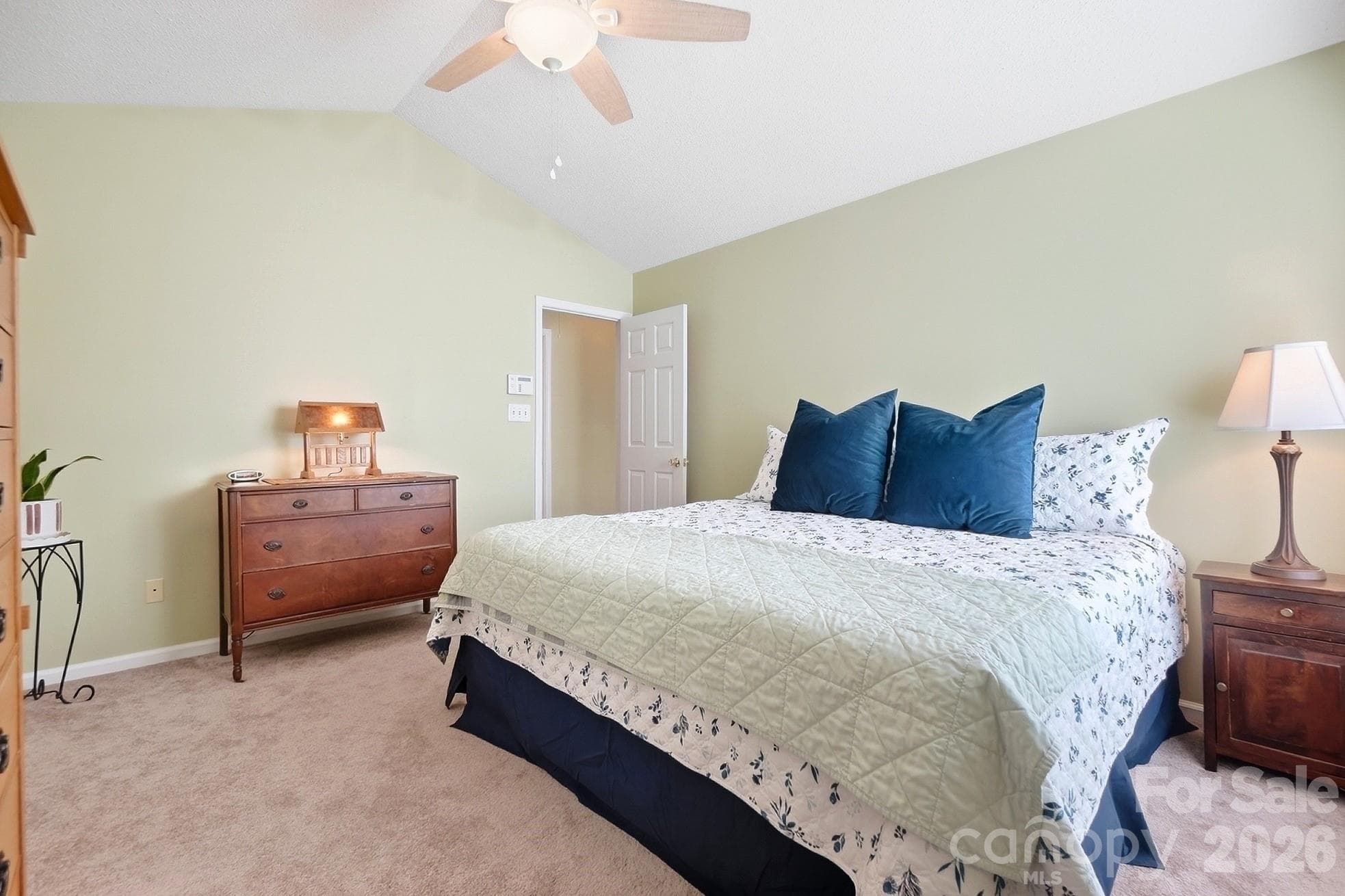 Single Family Residence at 1629 Sugar Hollow Drive, Charlotte, photo 11 of 31