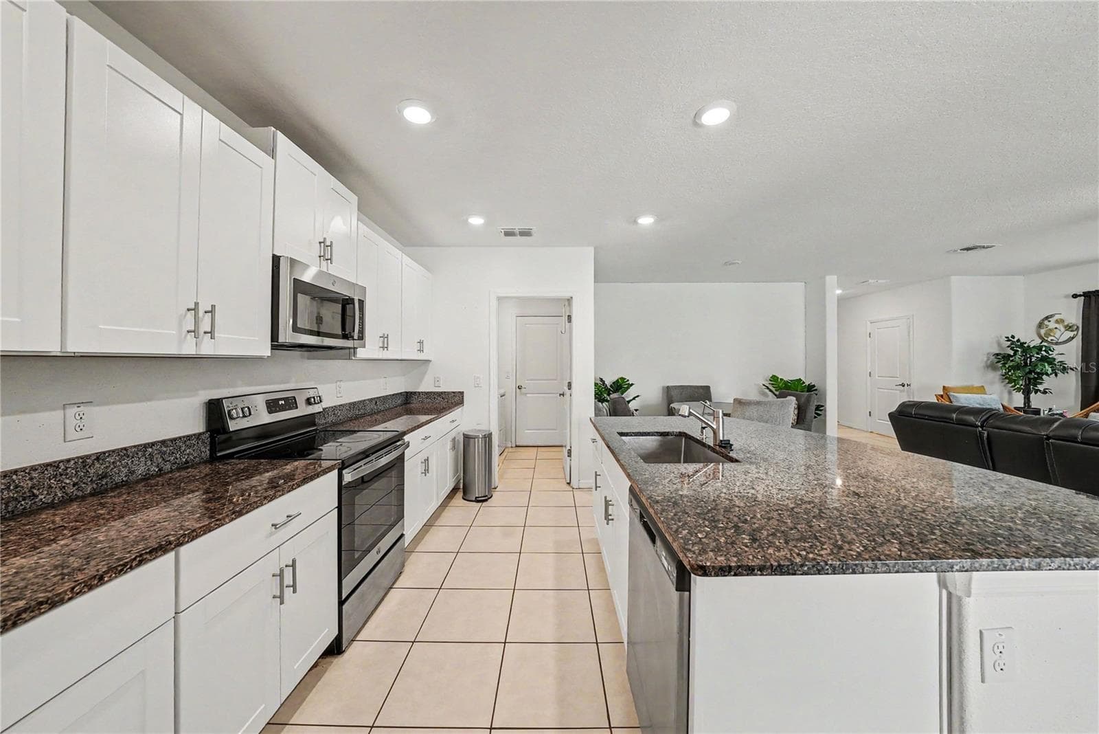 Single Family Residence at 6300 BEVERLY HILLS DR, ZEPHYRHILLS, photo 13 of 28