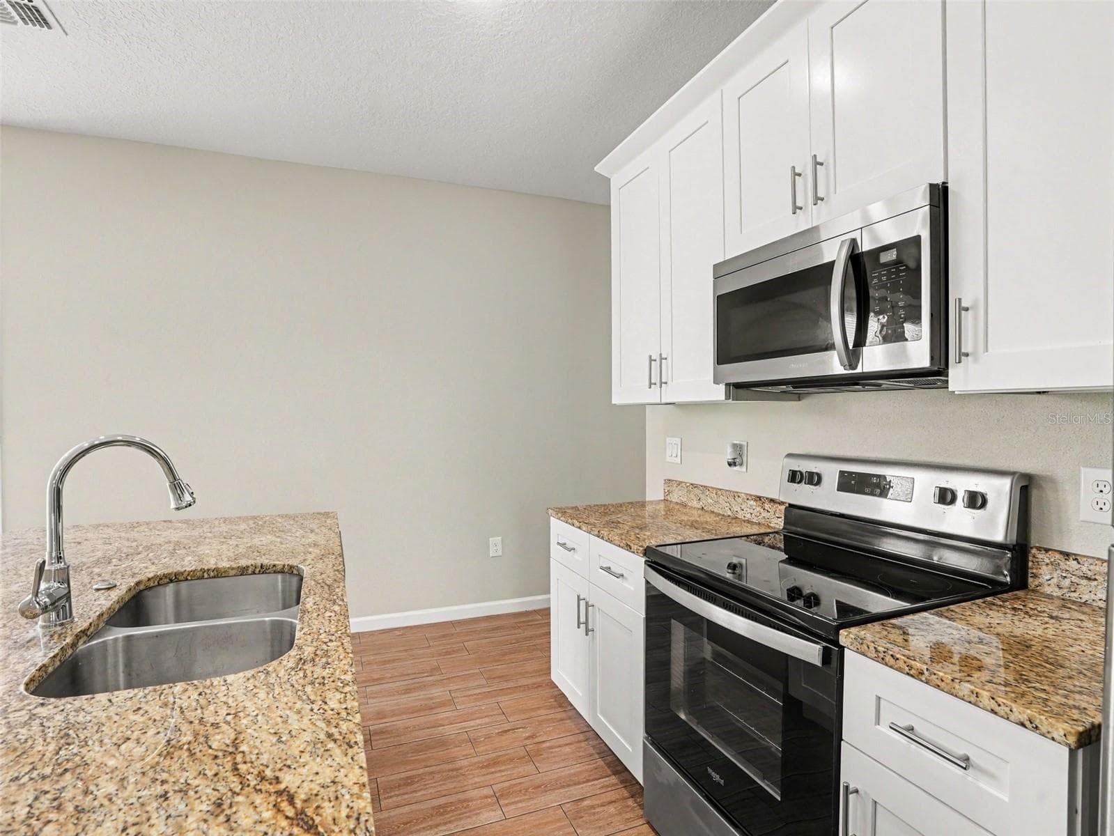 Single Family Residence at 46 ALICANTE CT, KISSIMMEE, photo 8 of 21