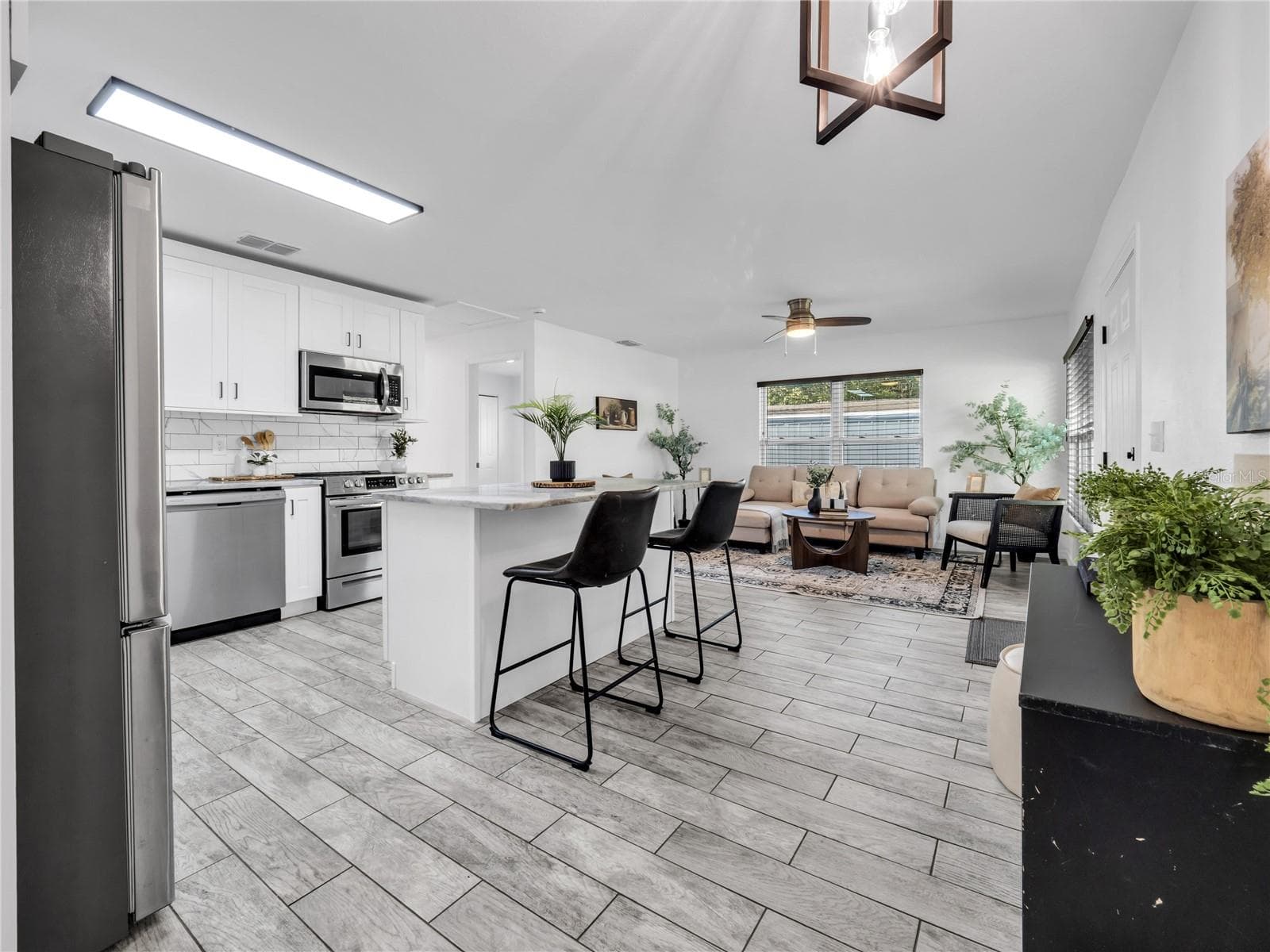 Single Family Residence at 4014 MCLANE DR, TAMPA, photo 13 of 33