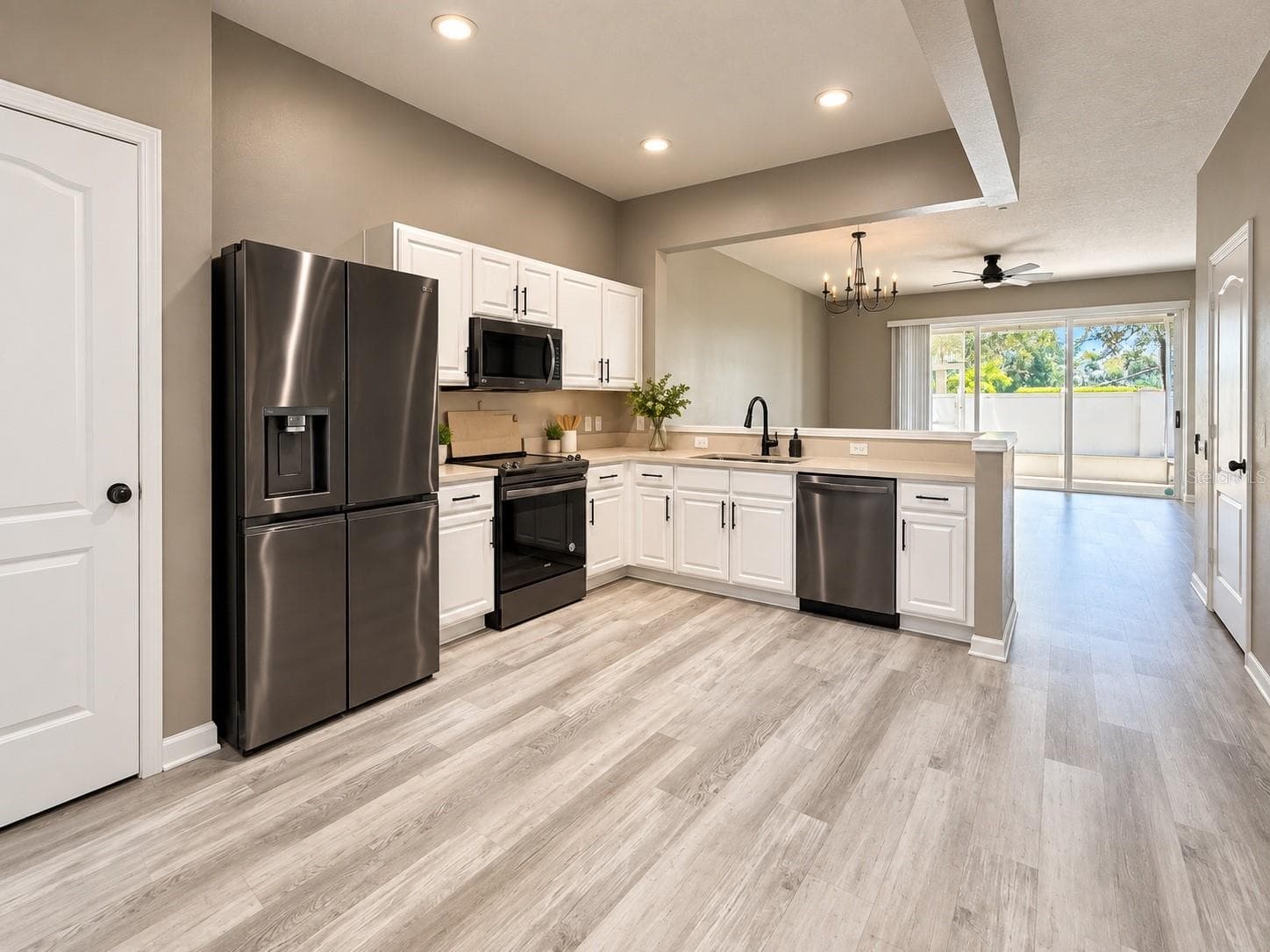 Townhouse at 5032 POND RIDGE DR, RIVERVIEW, photo 3 of 17