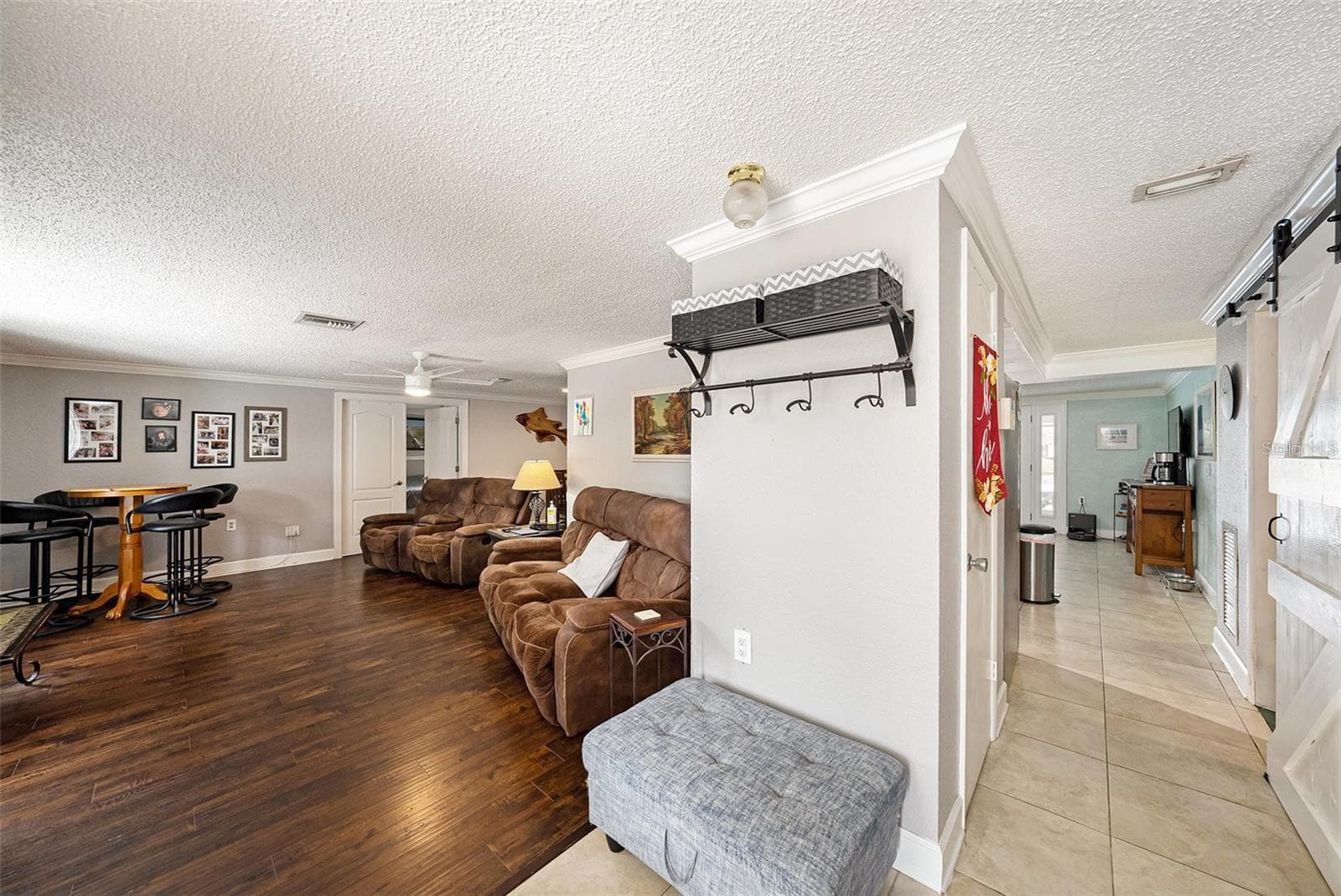 Single Family Residence at 1117 RUSHMORE DR, HOLIDAY, photo 3 of 29