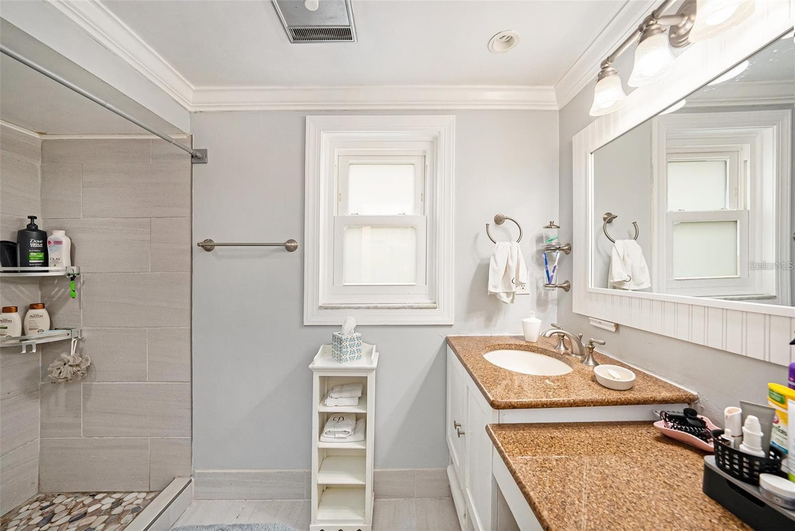 Single Family Residence at 1117 RUSHMORE DR, HOLIDAY, photo 18 of 29