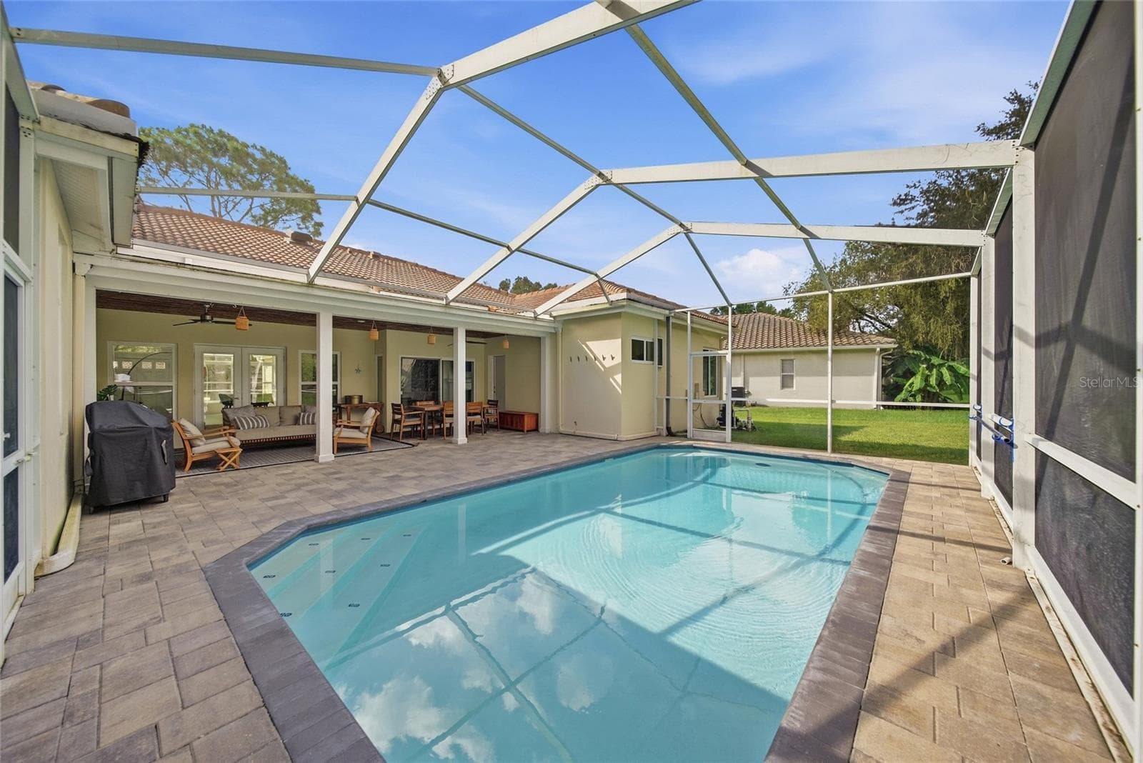 Single Family Residence at 17911 HOLLY BROOK DR, TAMPA, photo 15 of 37