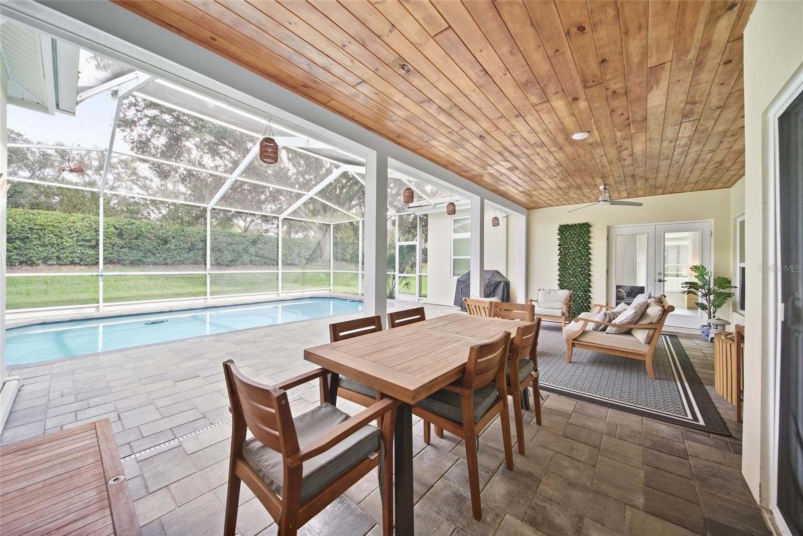 Single Family Residence at 17911 HOLLY BROOK DR, TAMPA, photo 16 of 37