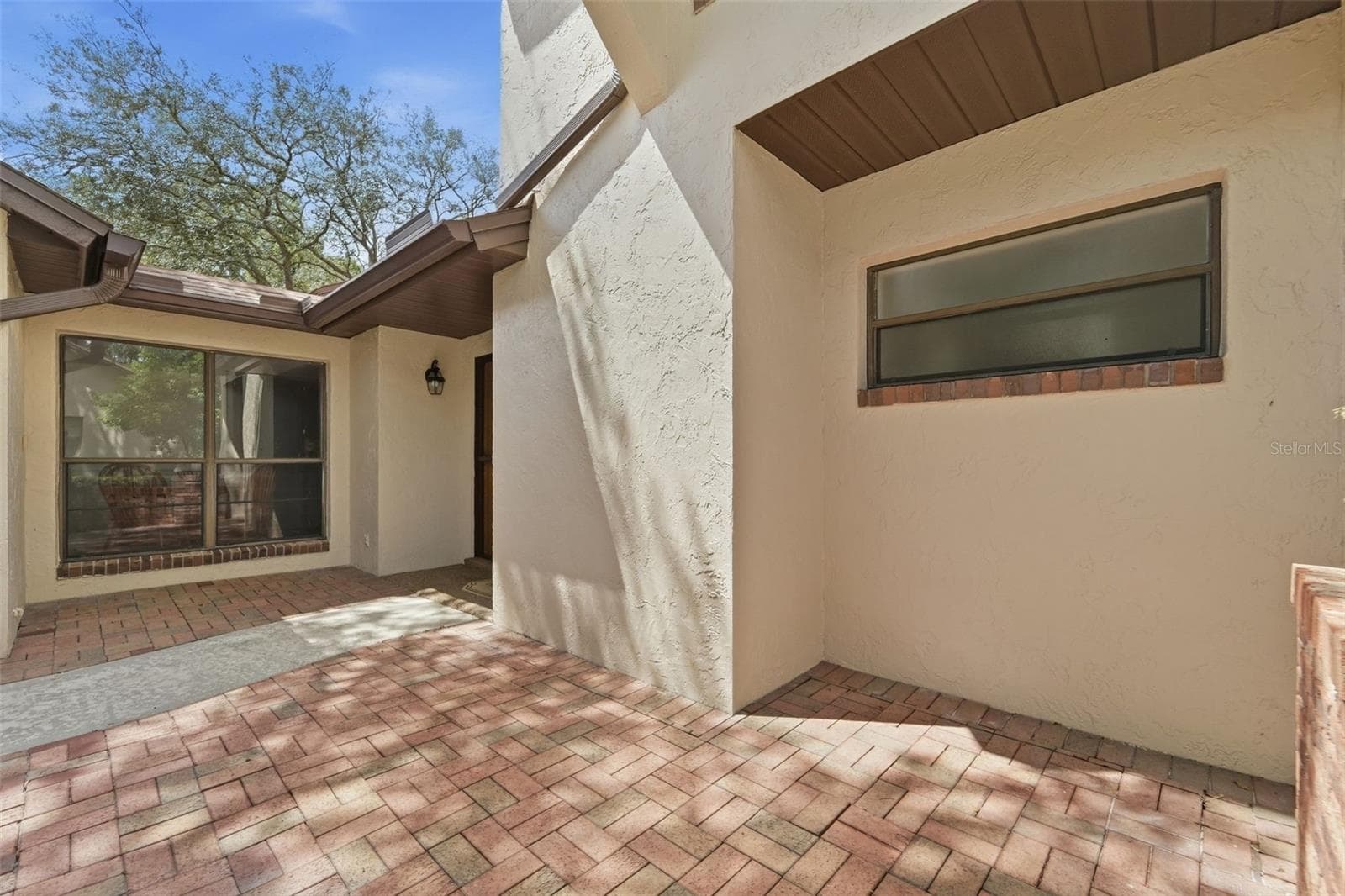 Front Porch/Courtyard - 116 GOLF CLUB DR, LONGWOOD