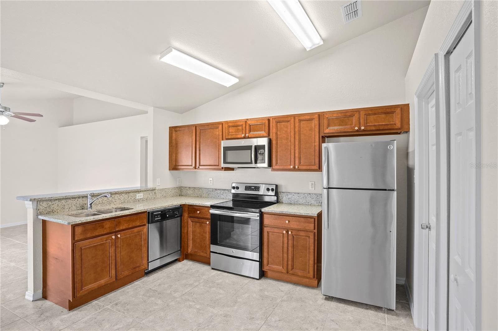 Single Family Residence at 525 KOALA DR, POINCIANA, photo 15 of 38